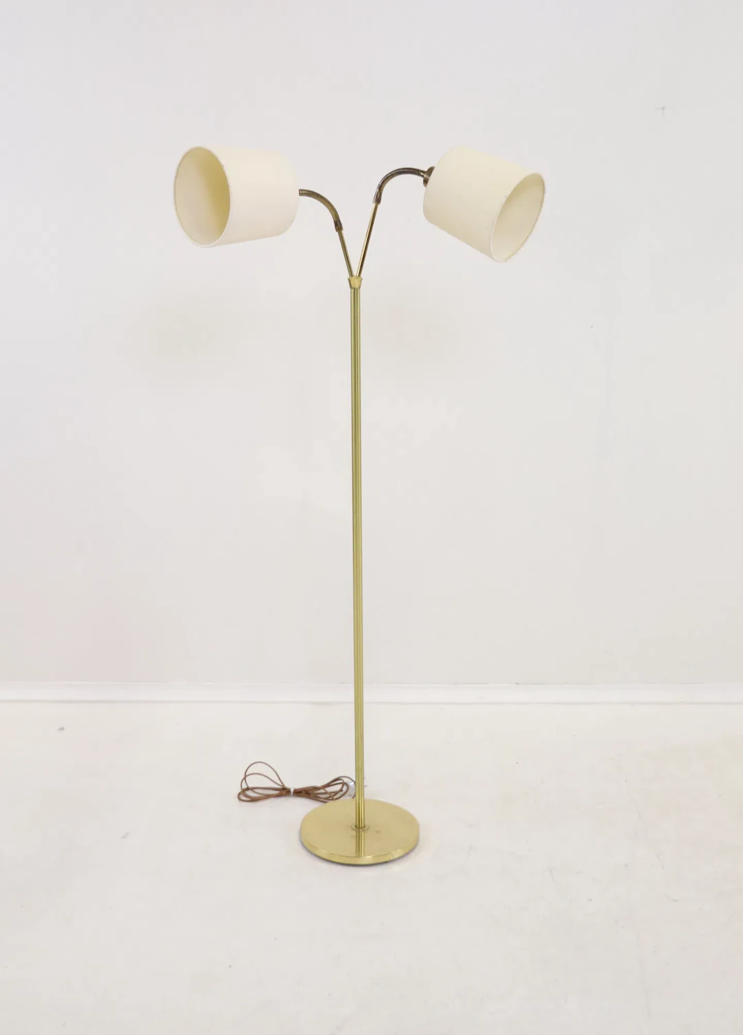 Floor lamp, 2 light points, adjustable, metal.