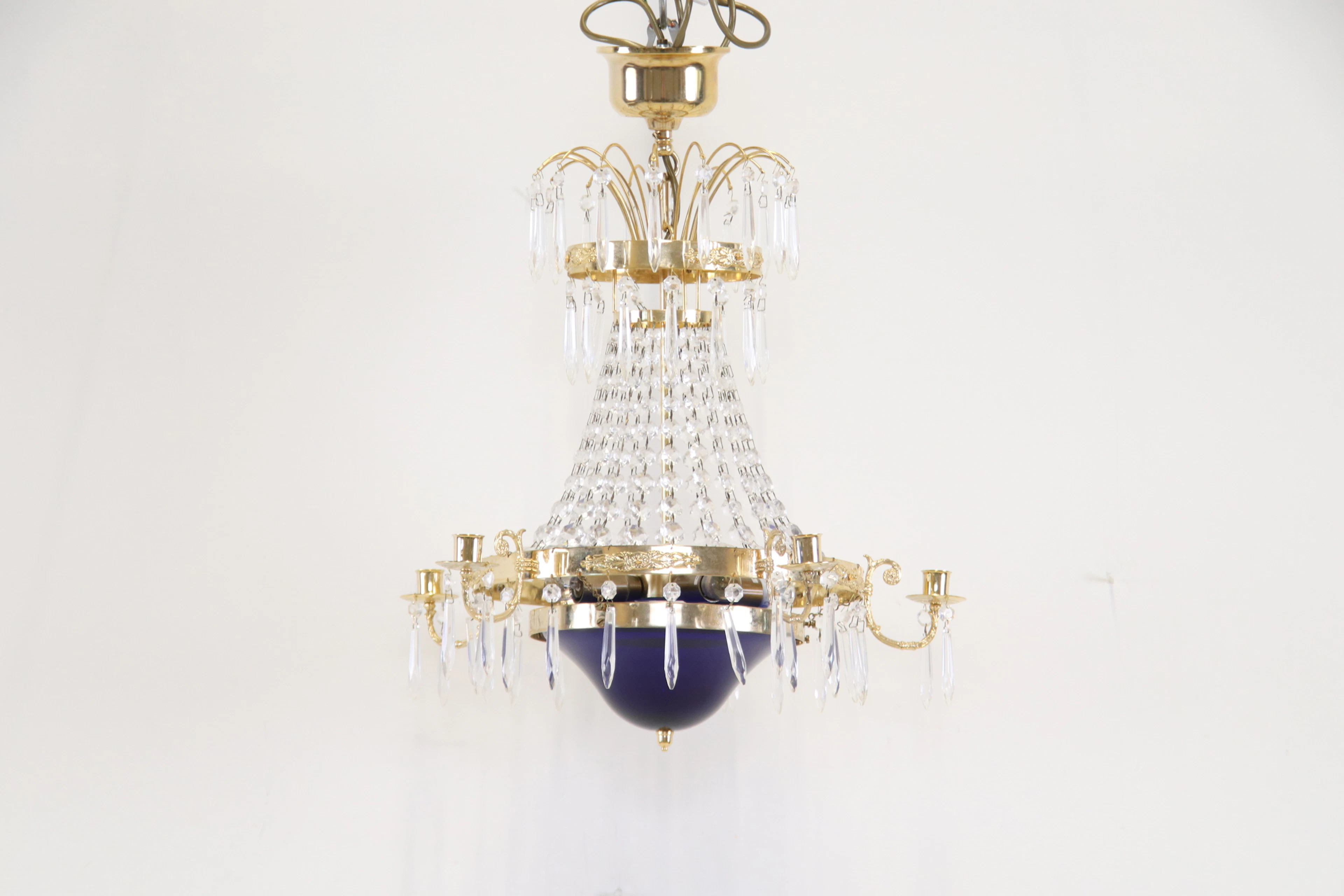 Kronleuchter, für 5 Kerzen, 4 Lichtpunkte, Glas/Metall.