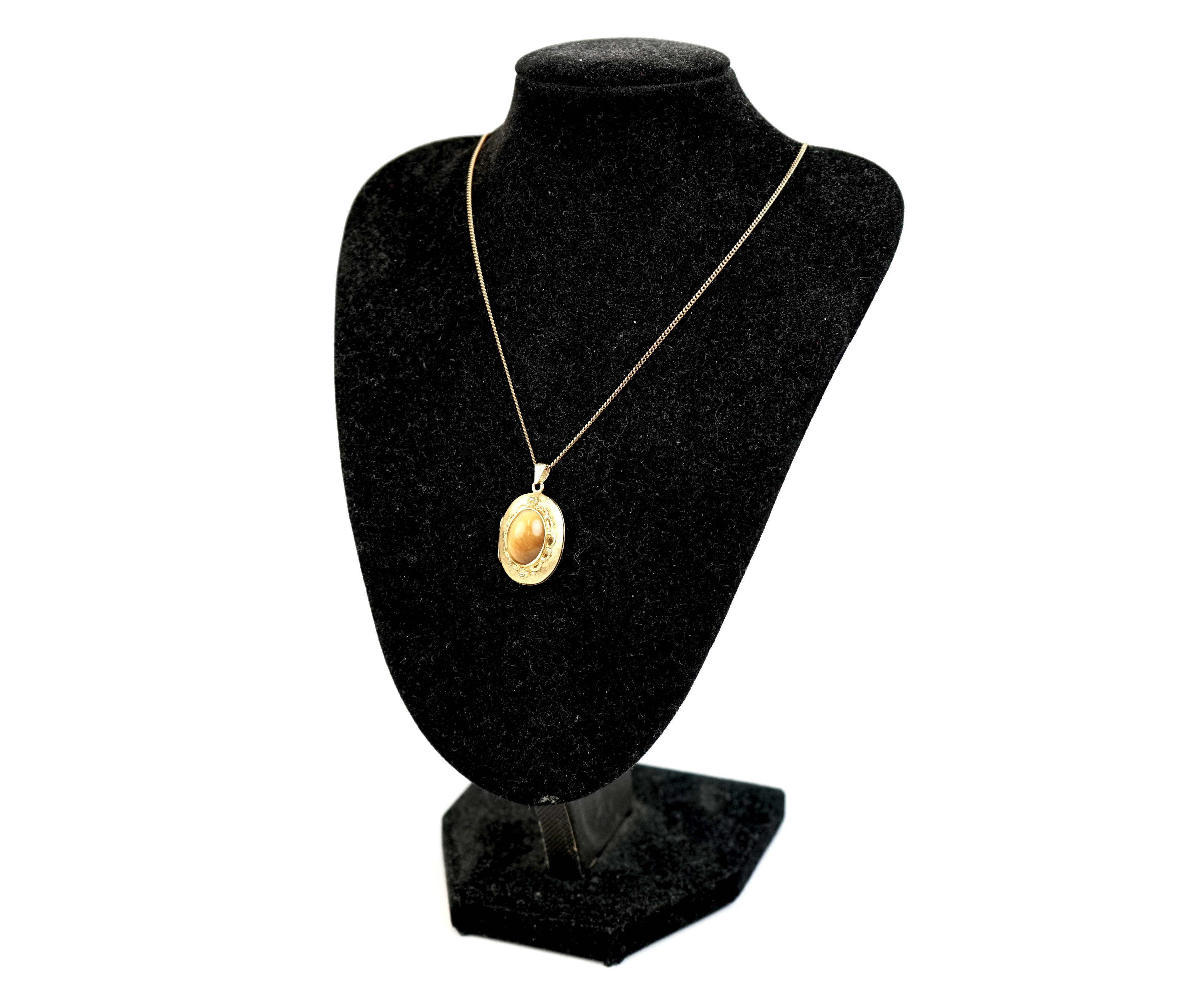 Medaglione con agata e collana, oro 21K/14K.