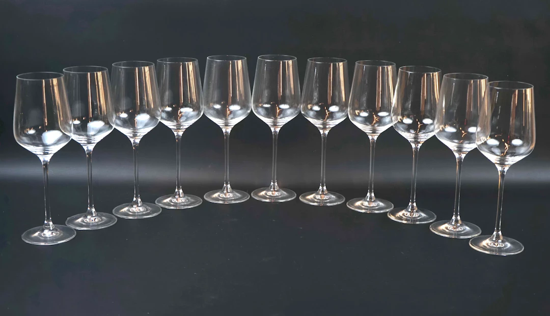 Wine glasses, 11 pcs, Table Top Stories.