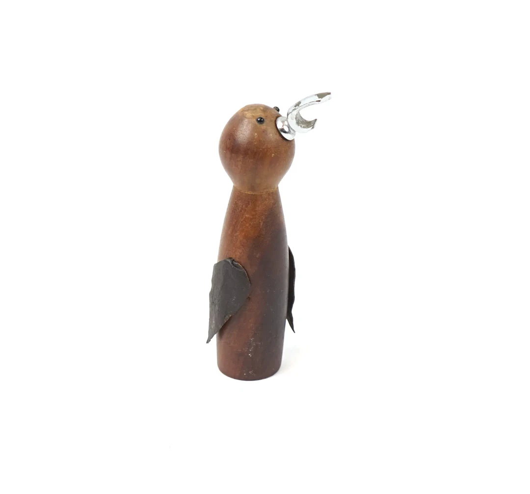 Bottle opener, teak.