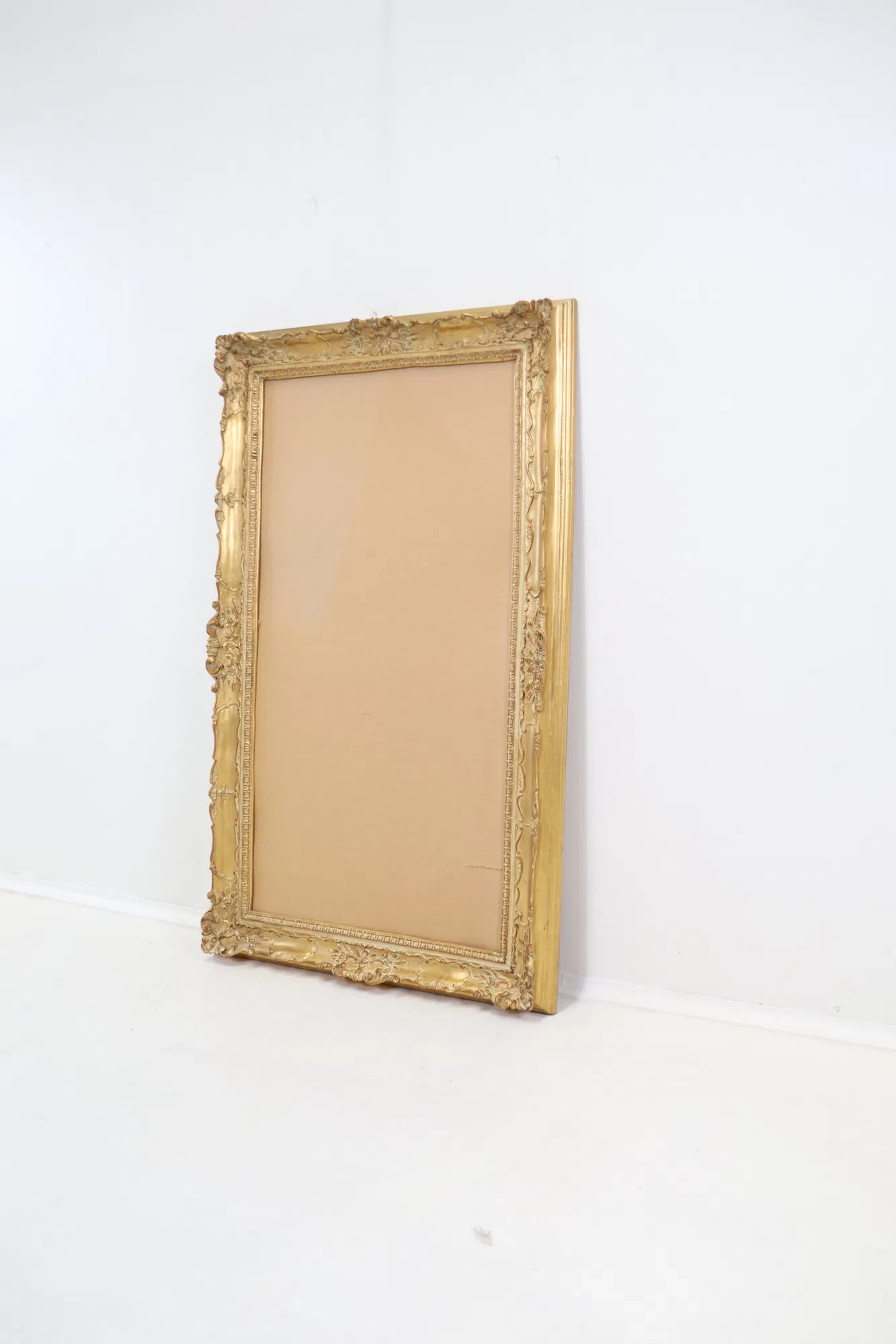 Gilded wooden frame.