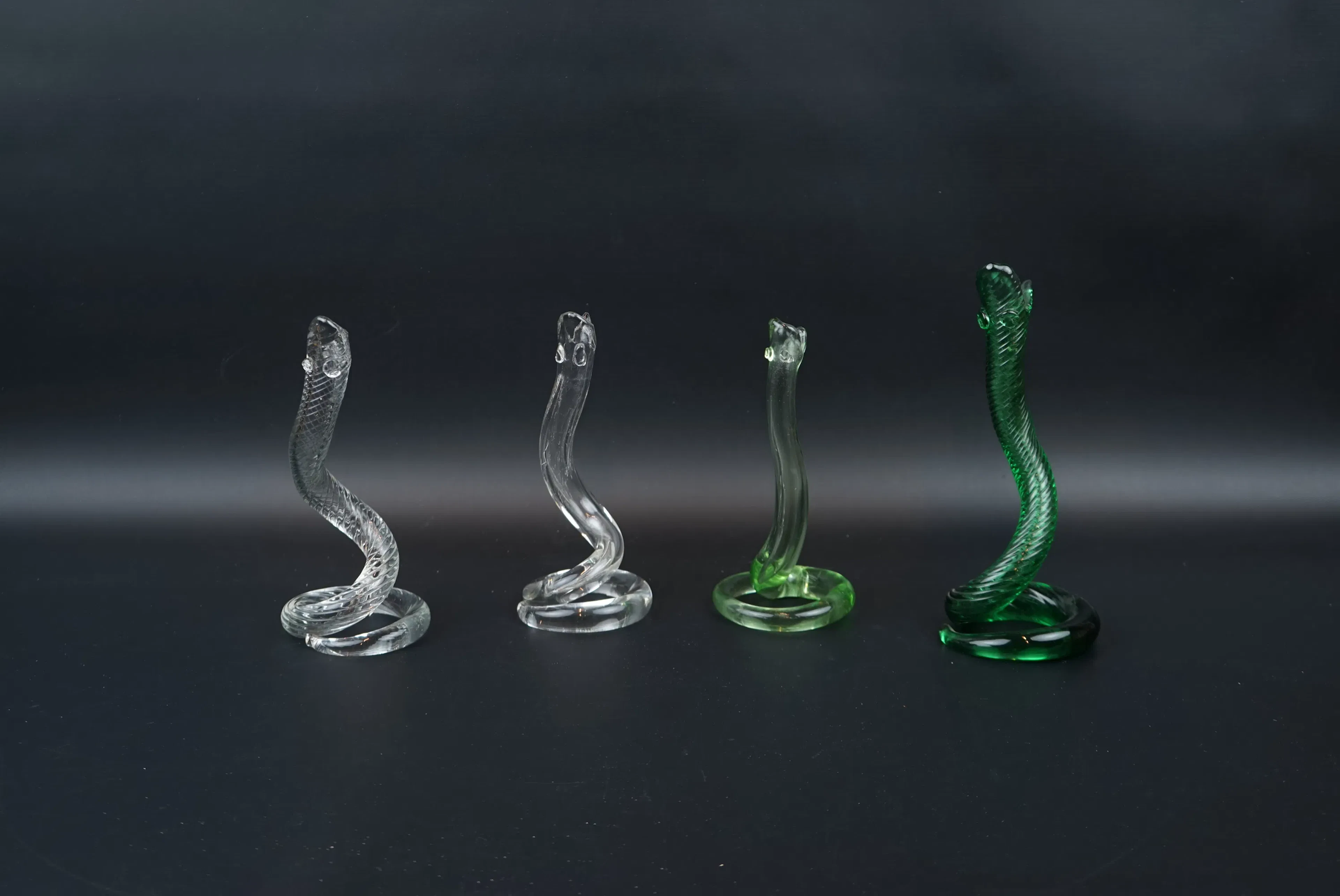 Jarrones de serpiente, 4 piezas, cristal, cristalería de Trelleborg.