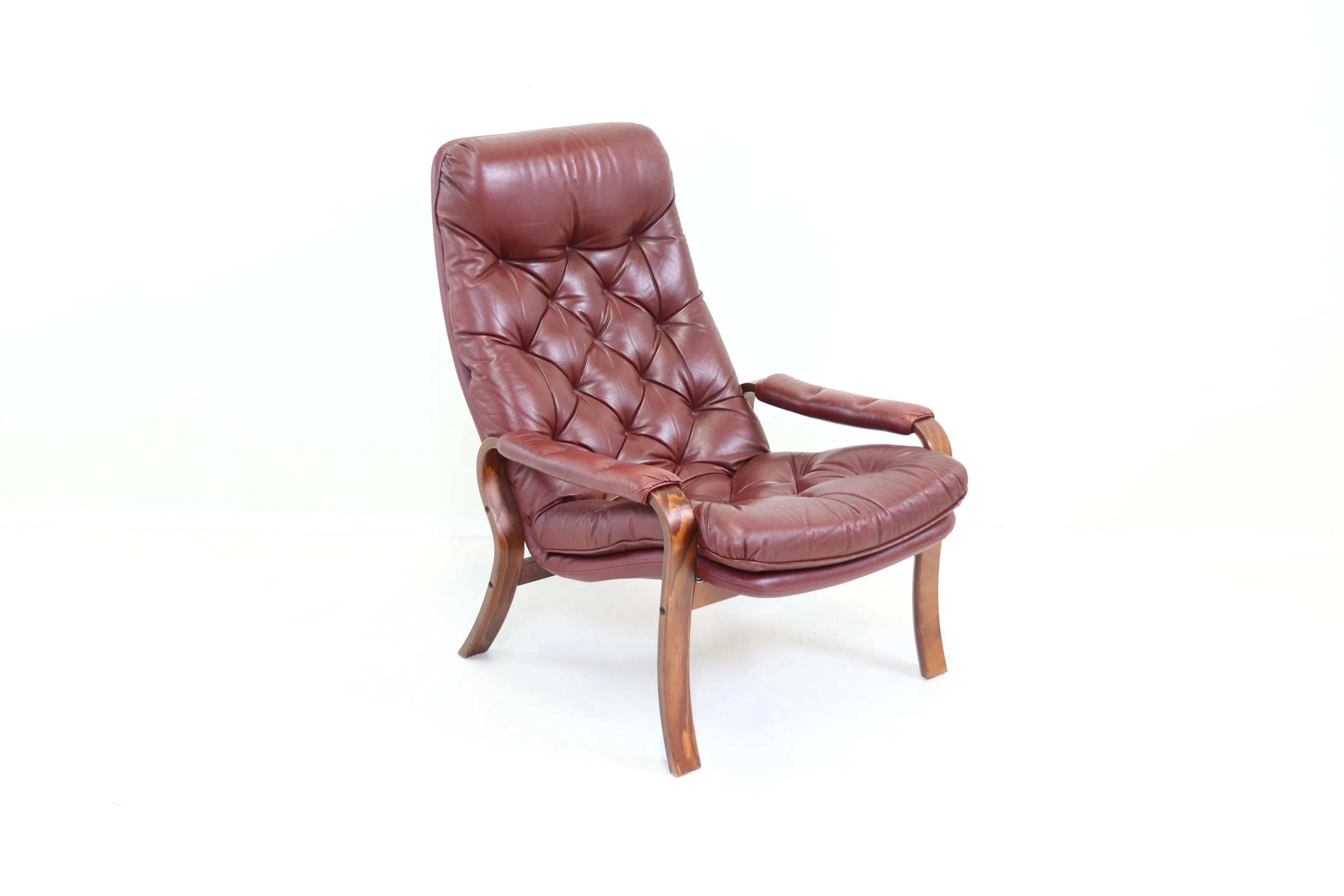 Sillón, imitación cuero/madera.