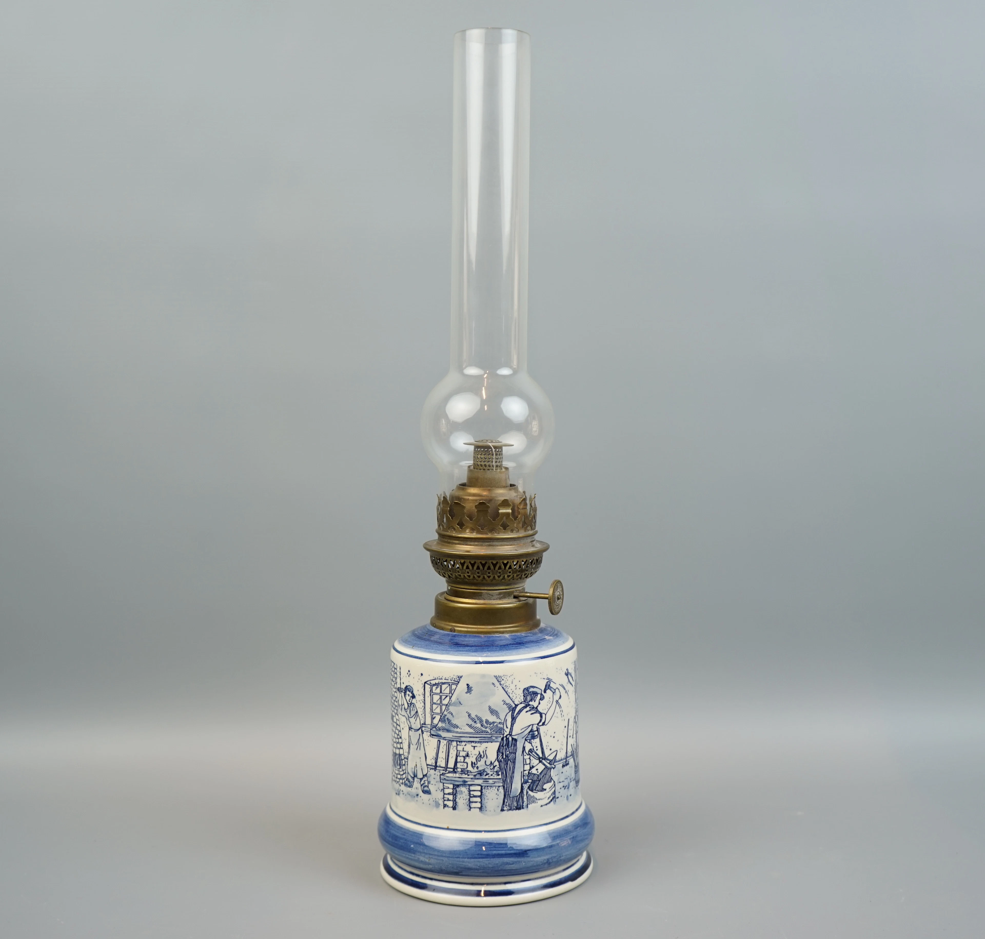 Lampe de table à kérosène, porcelaine/verre, Bleu de Delft, Pays-Bas.