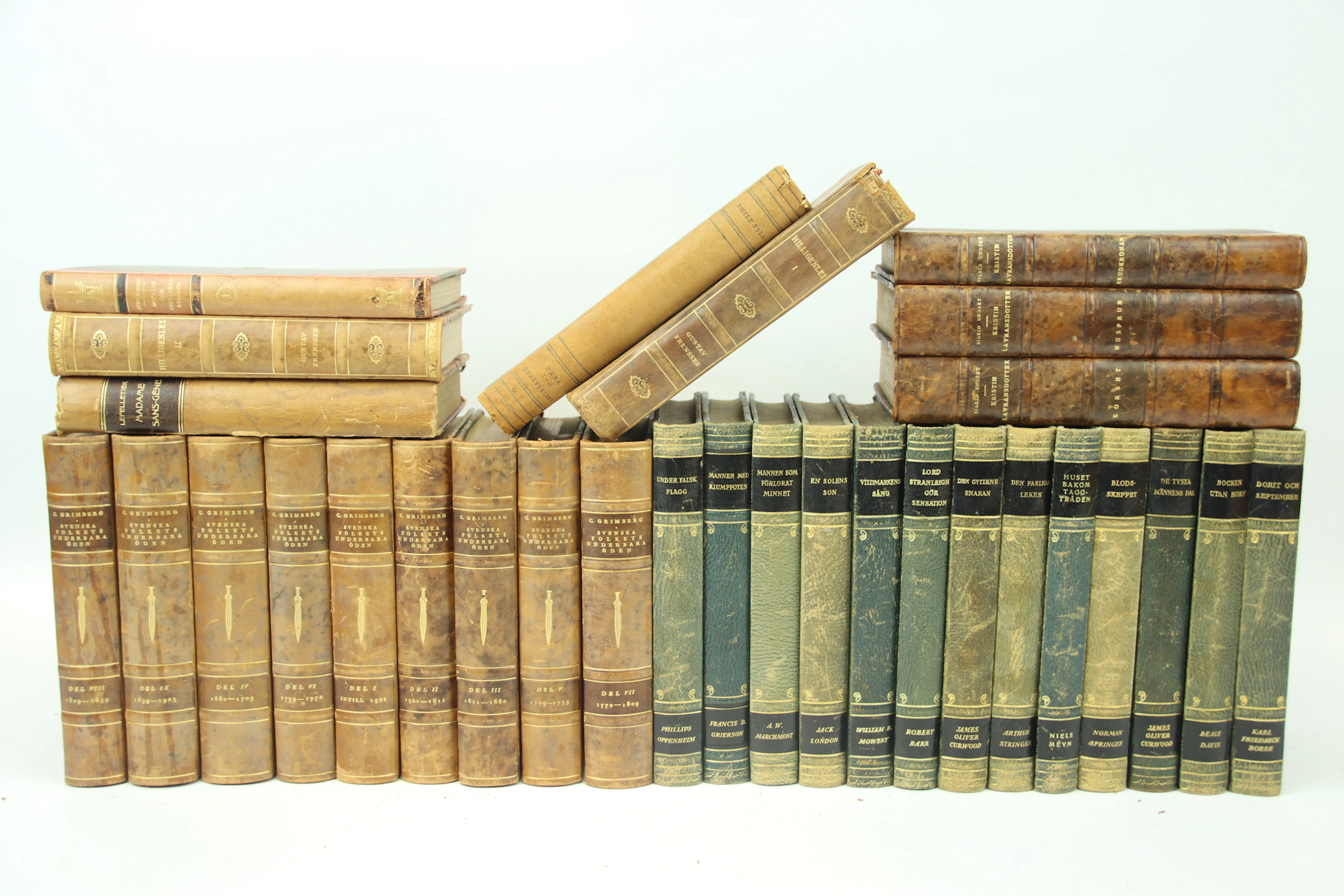 Dekorative Bücher, 32 Stücke, halb französische Bände, darunter Emile Zola und Jack London.