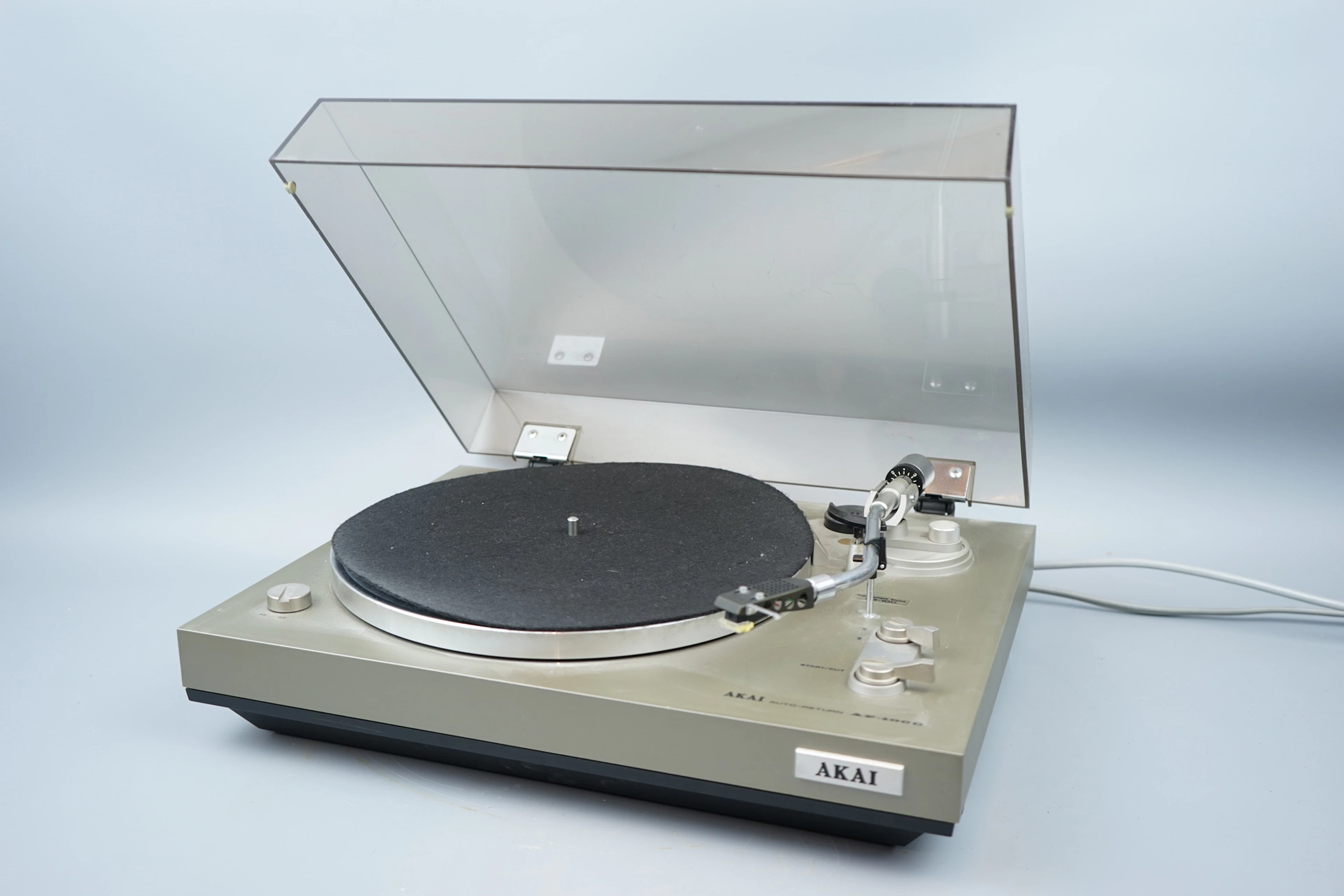 Plattenspieler, AKAI AP-100C AUTO-RETURN.