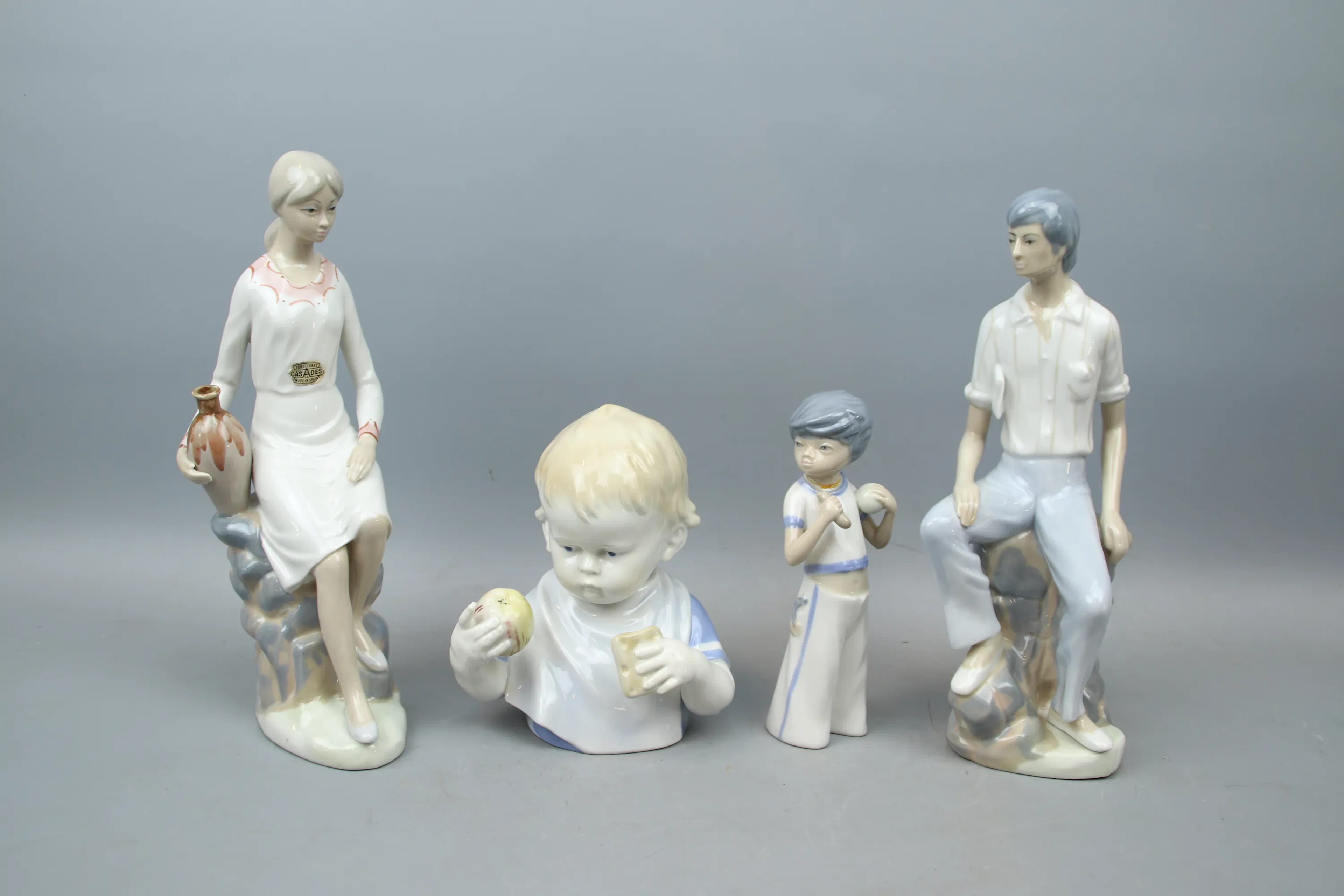 Figurine, 4 pezzi, porcellana, Cascades e Metzler & Ortloff.