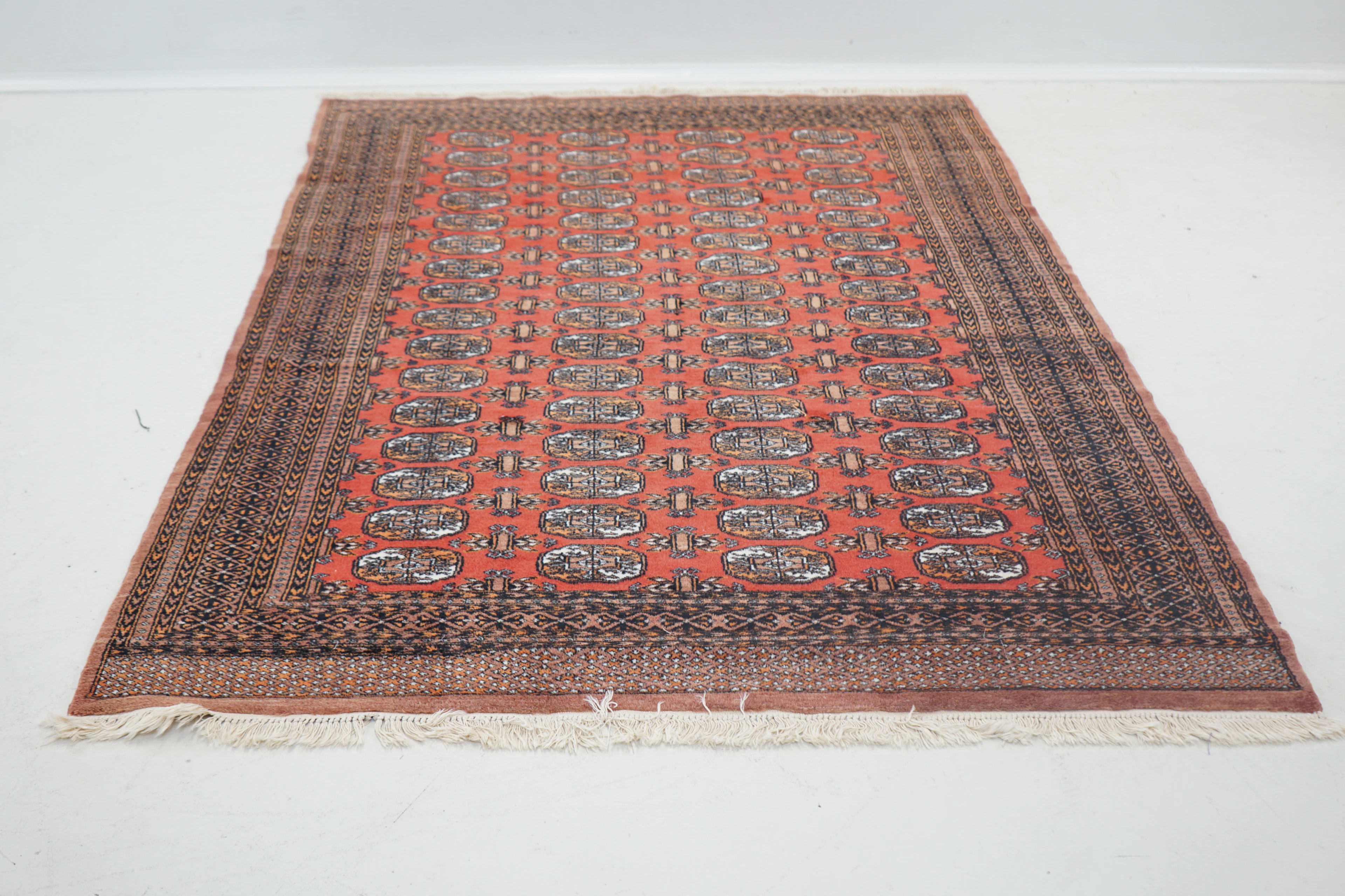 Teppich, Pakistan, Wolle, handgeknüpft.