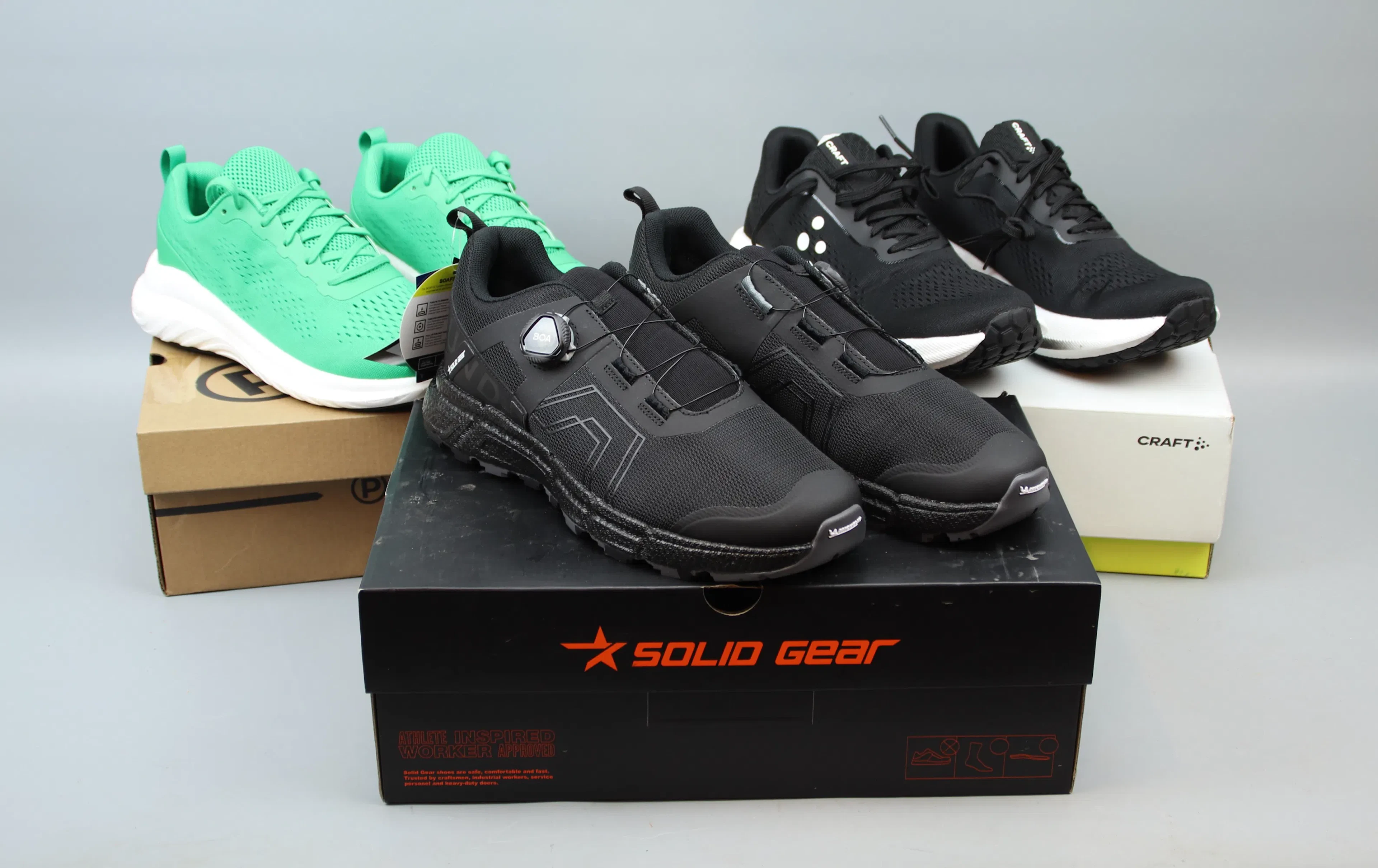Scarpe, 3 paia, inclusa Solid Gear.