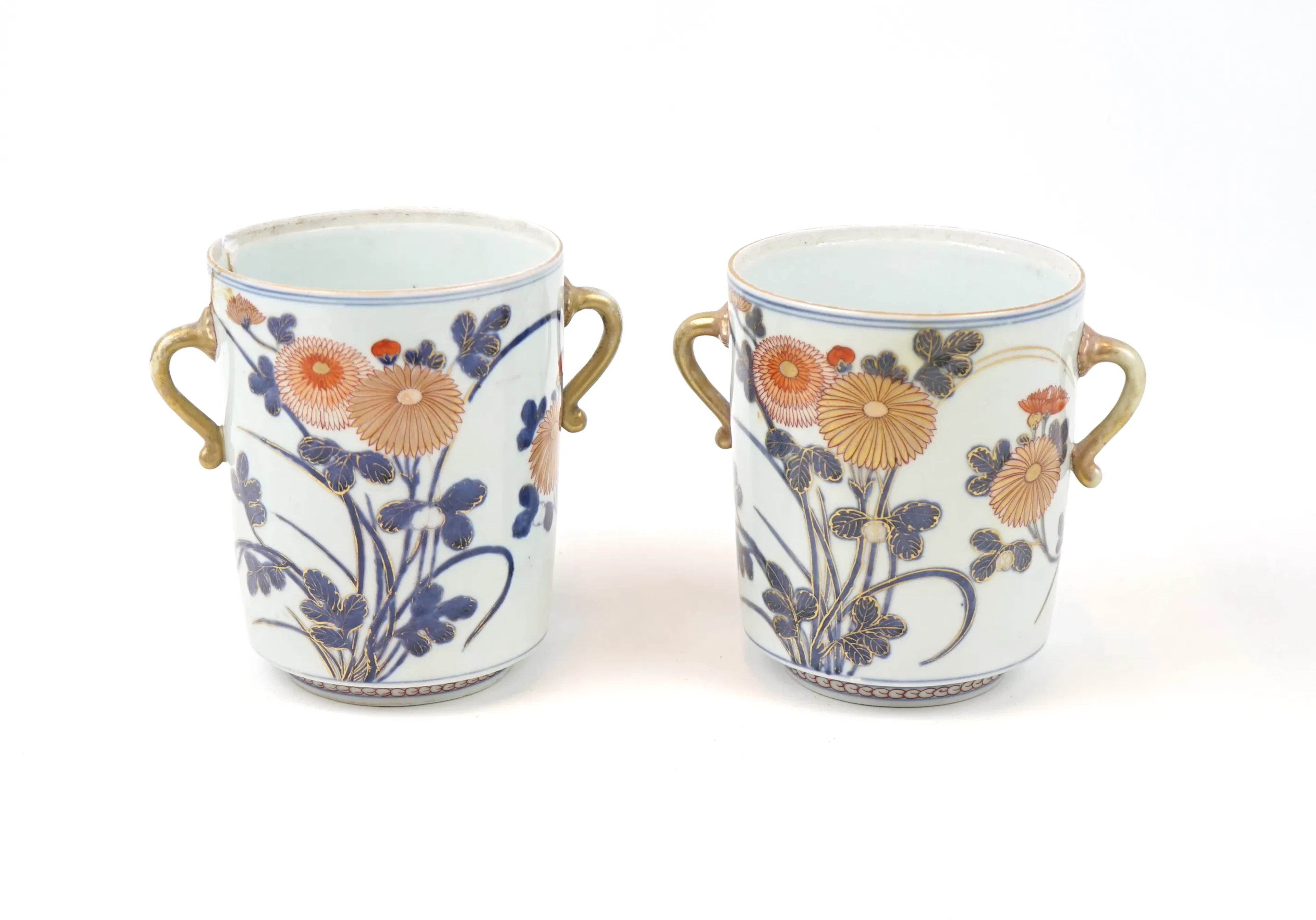 Urns, a pair, porcelain, Imari, Japan, 1700s.