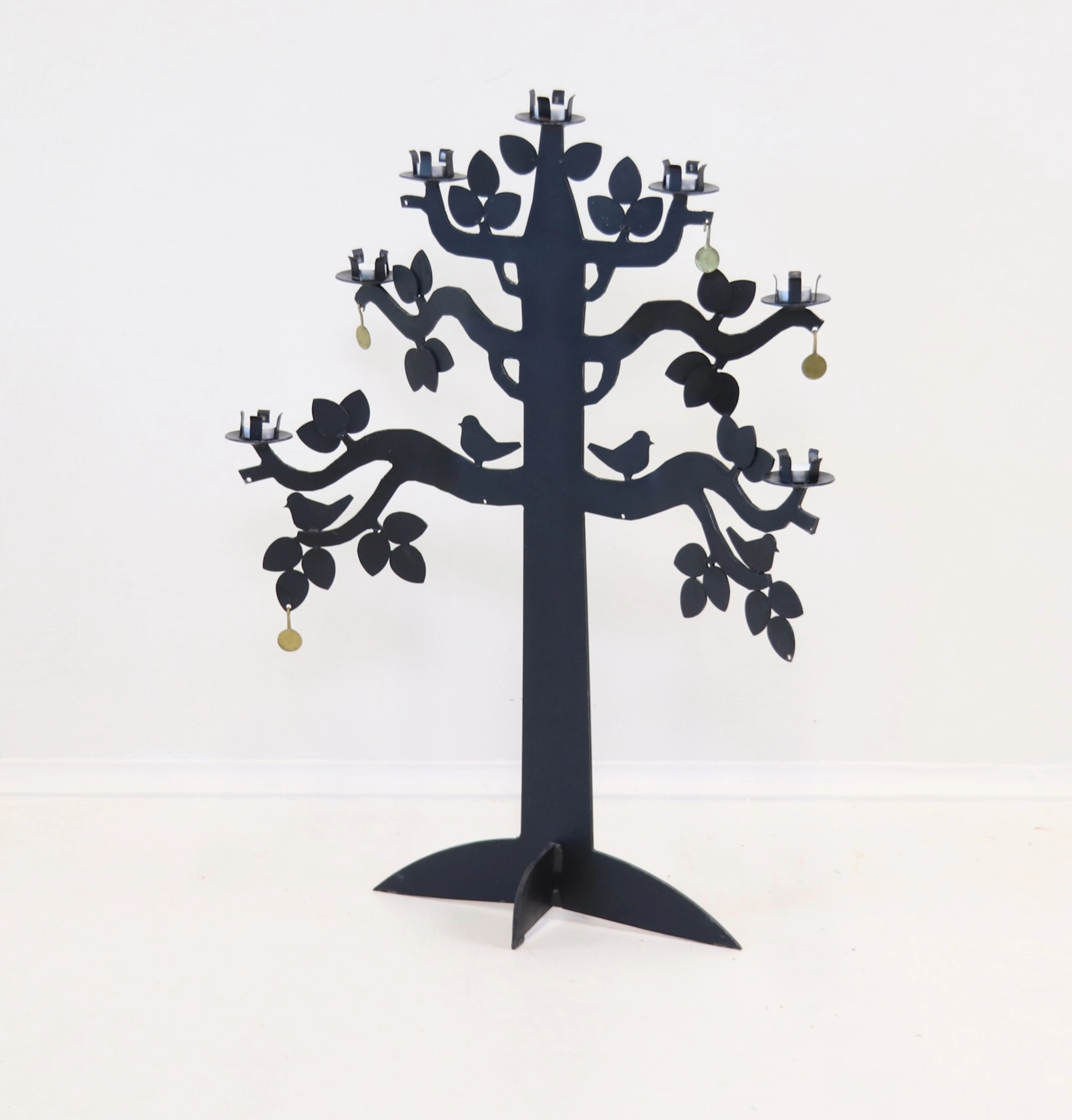 Candelabros de suelo, hierro forjado.