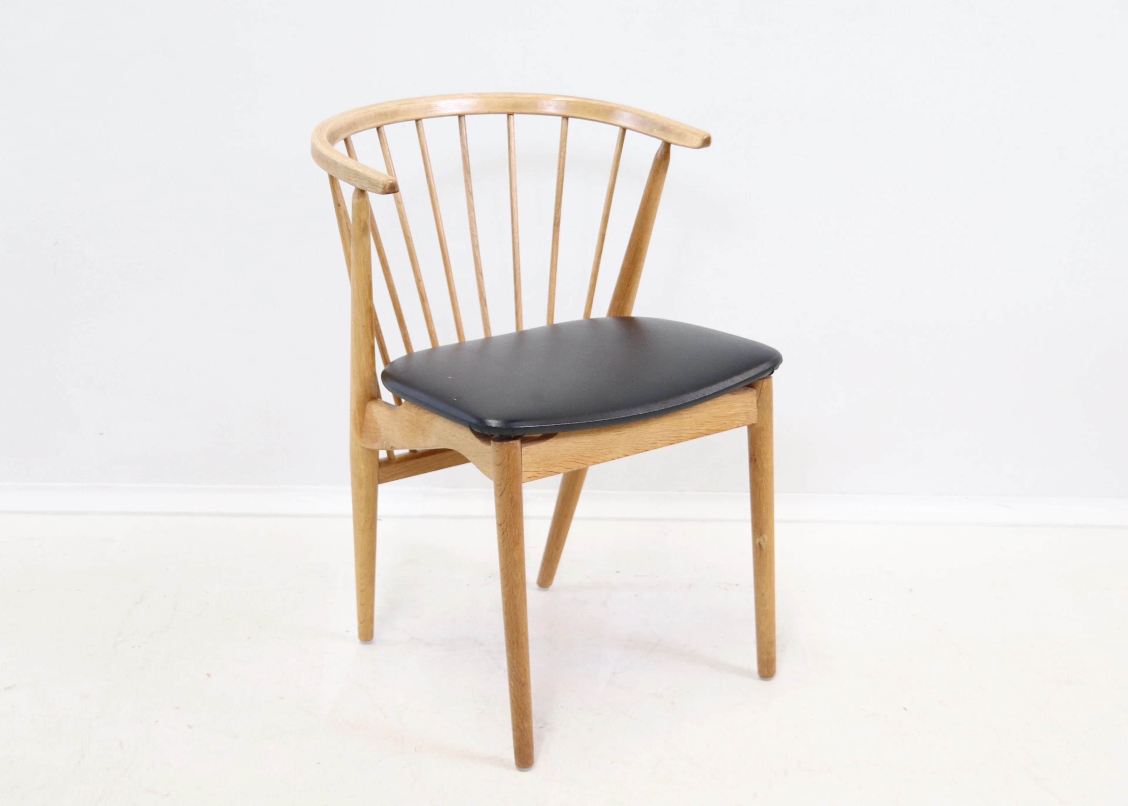 Helge Sibast, « No8 », chaise, chêne/cuir artificiel, meubles Sibast.