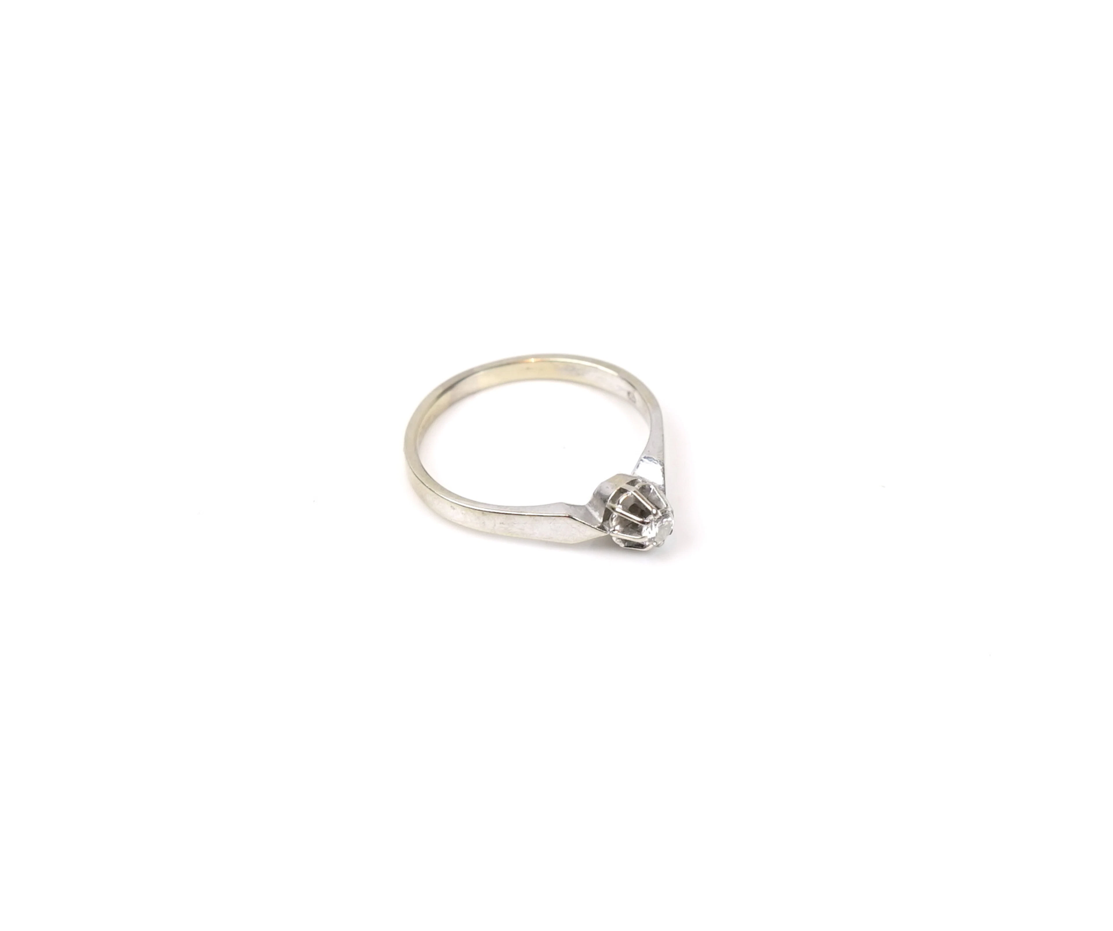 Anillo, oro blanco de 18 quilates con diamante tallado brillante 0,1K según la marca.