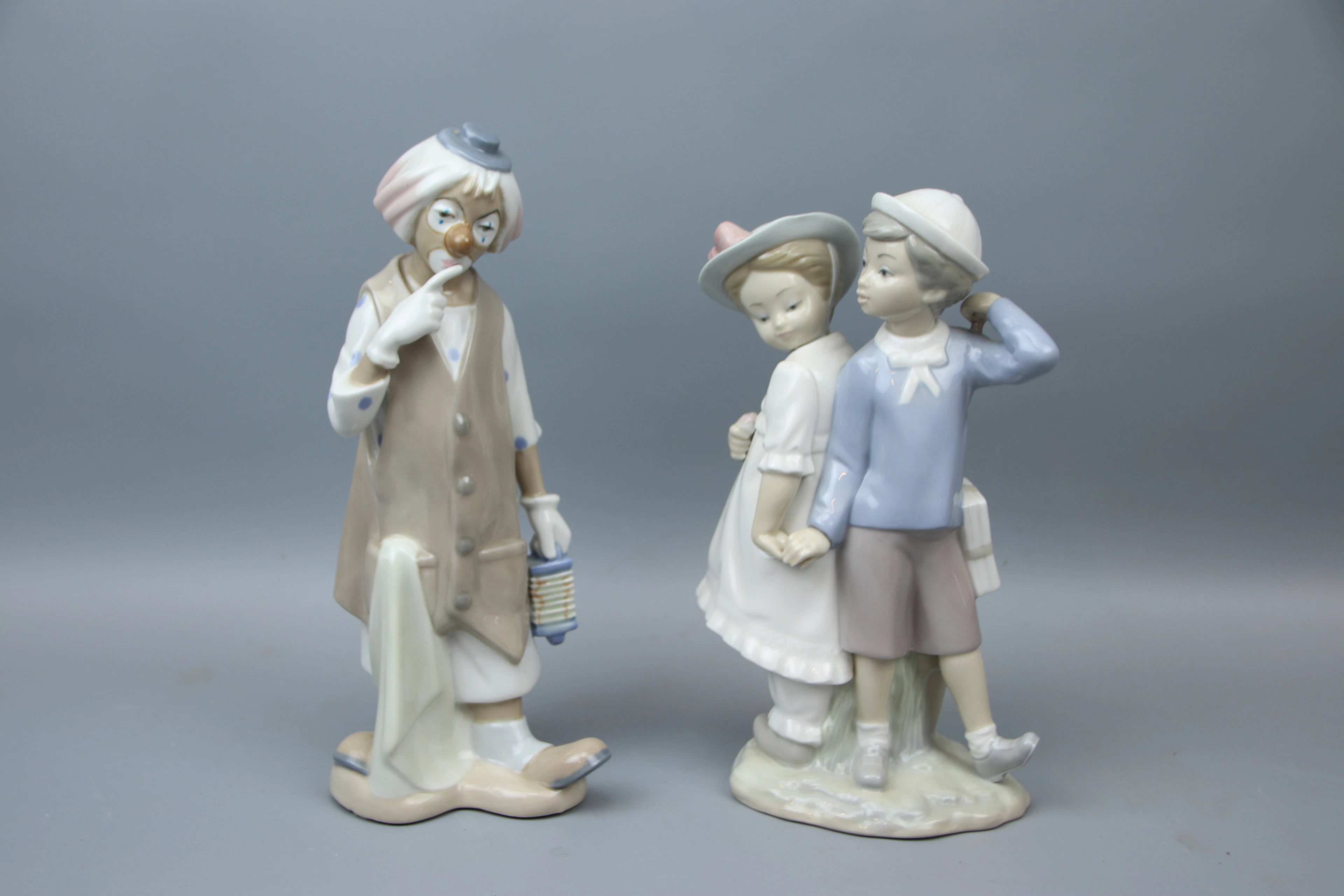 Figuritas, 2 piezas, porcelana, Cascadas y Lladro.
