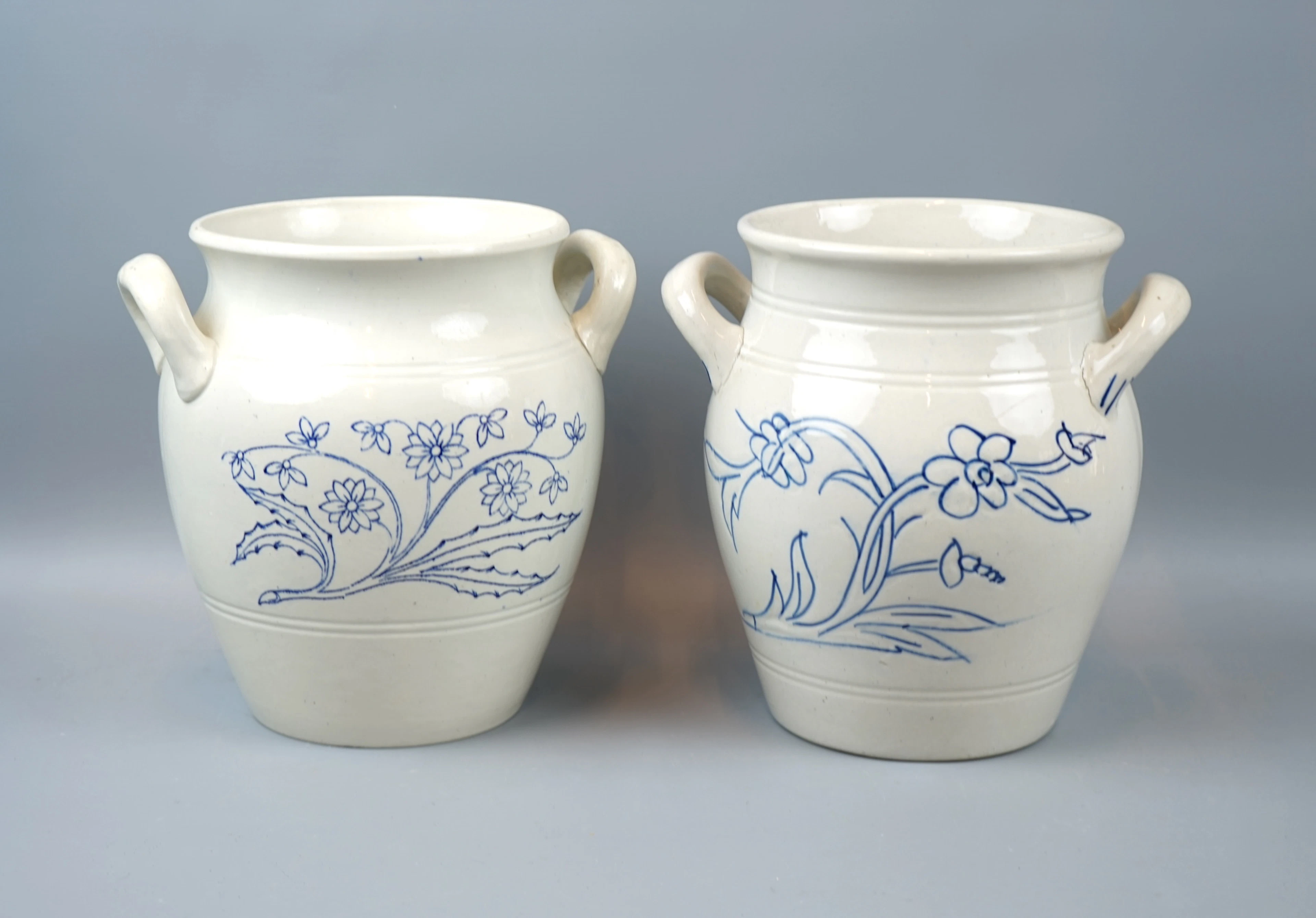 Tasses, 2 pièces, céramique, dont Gustavsberg.