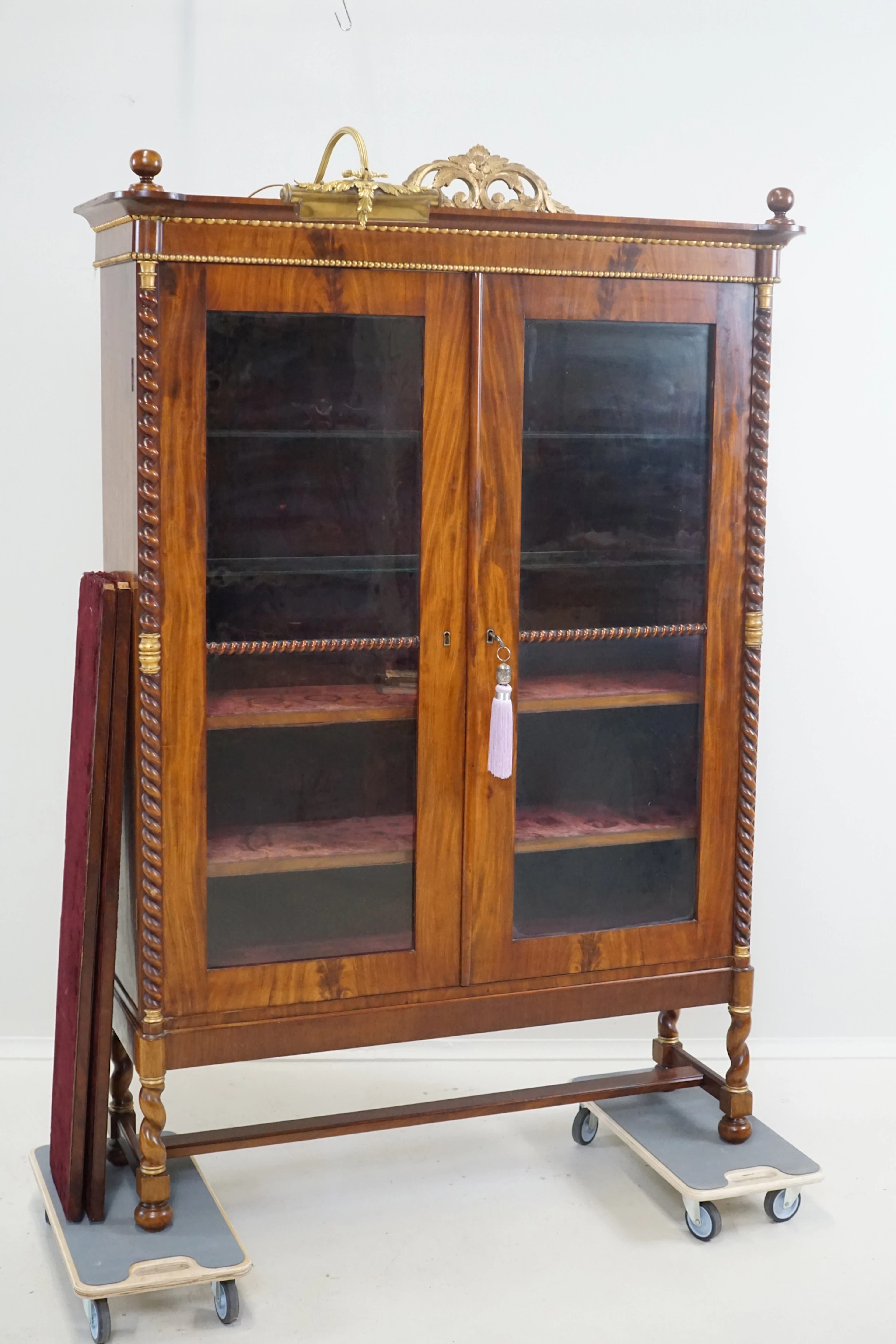 Vitrine, Mahagoni/Glas, spätbarocker Stil, erste Hälfte des 20. Jahrhunderts.