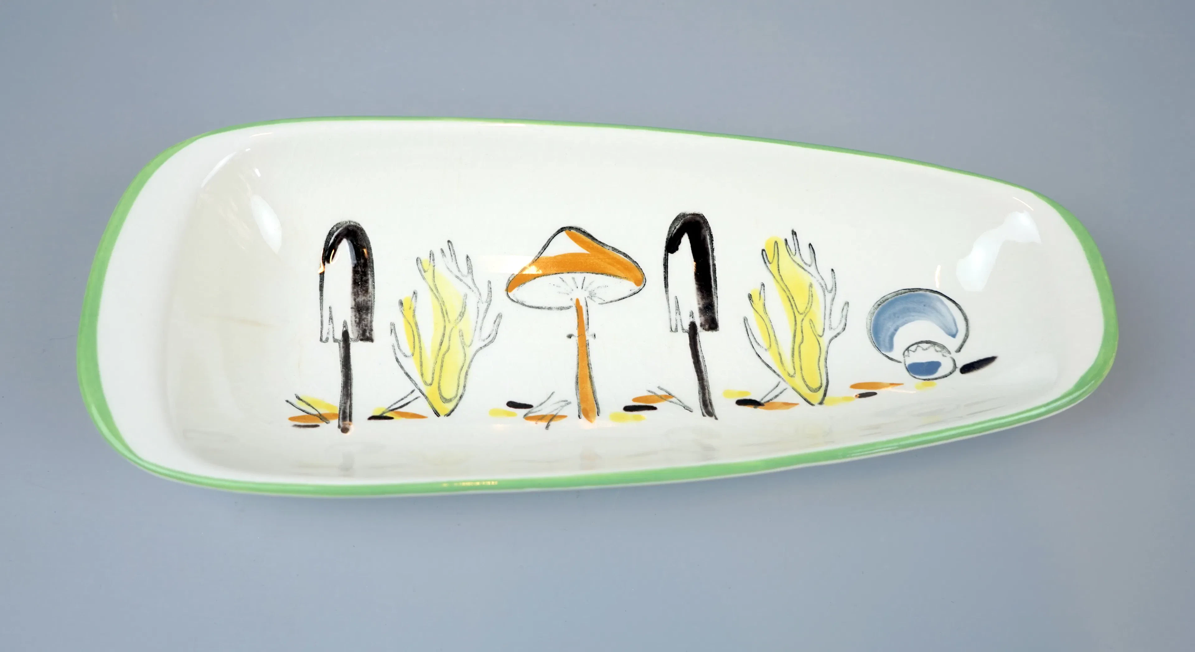 Berit Ternell, a ceramics dish, "Mykolo", Uppsala-Ekeby, Gefle.