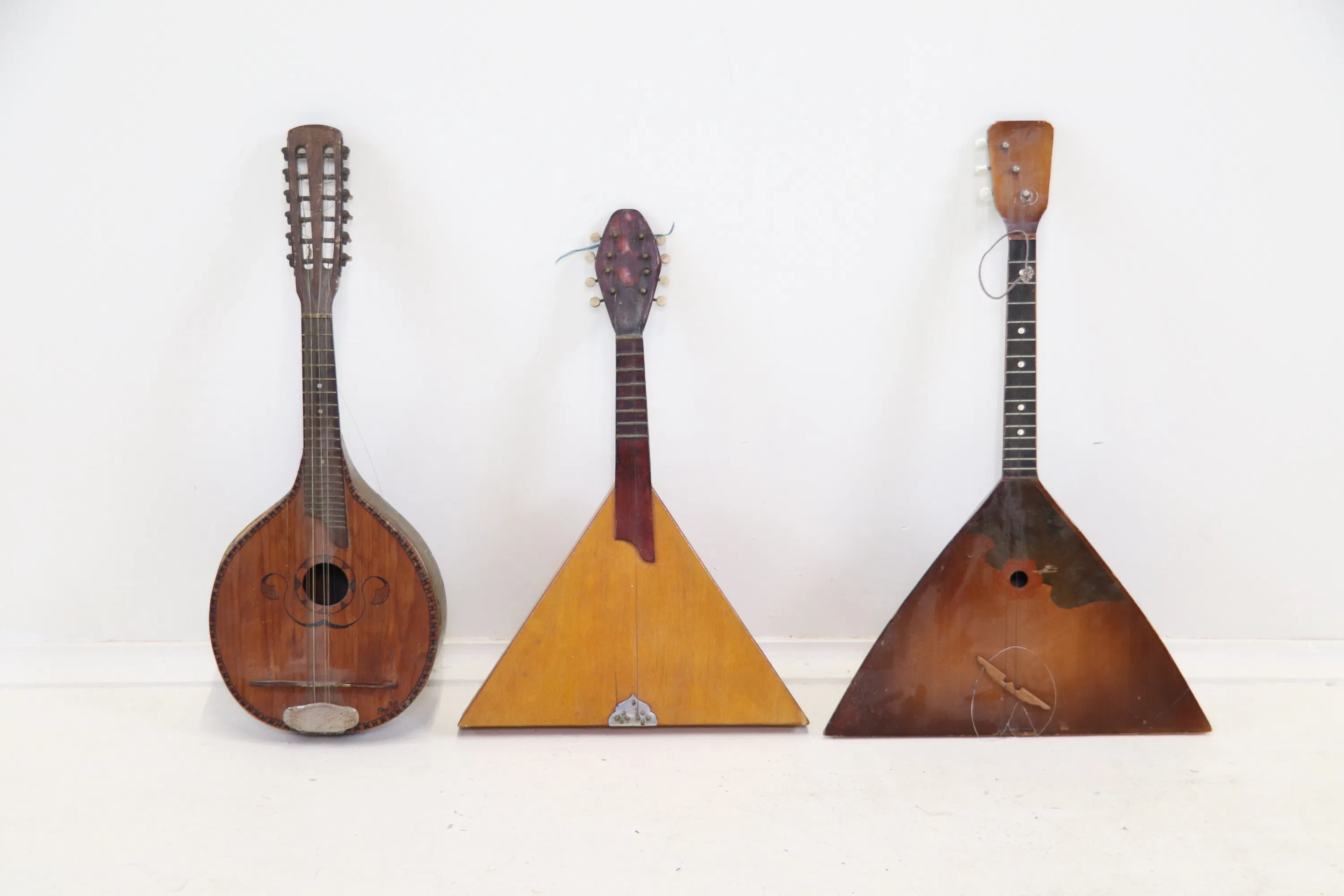 Mandolina y balalaika, 3 piezas.