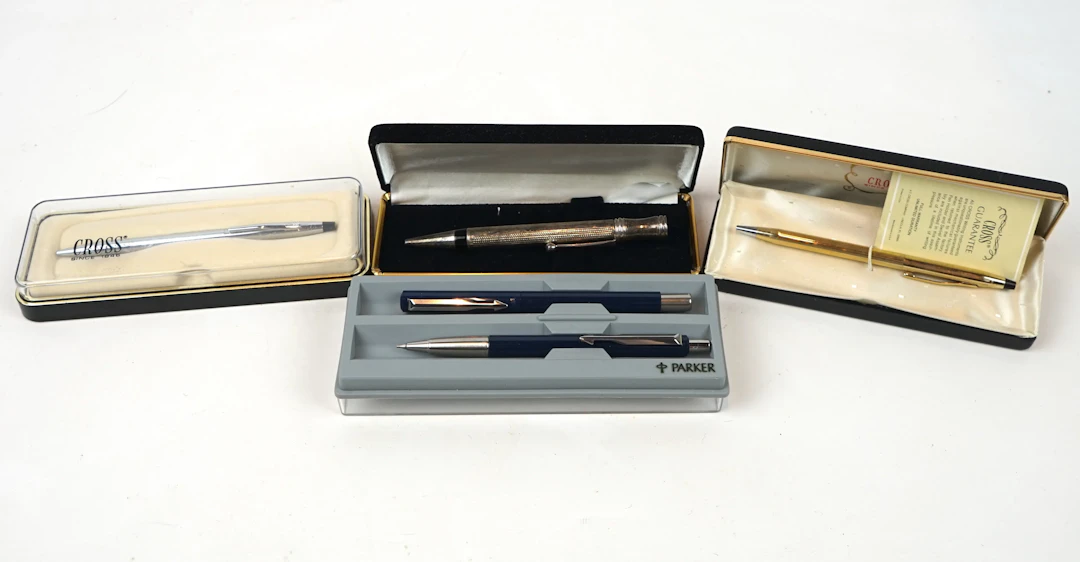Ink pens, 5 pcs, including Cross.