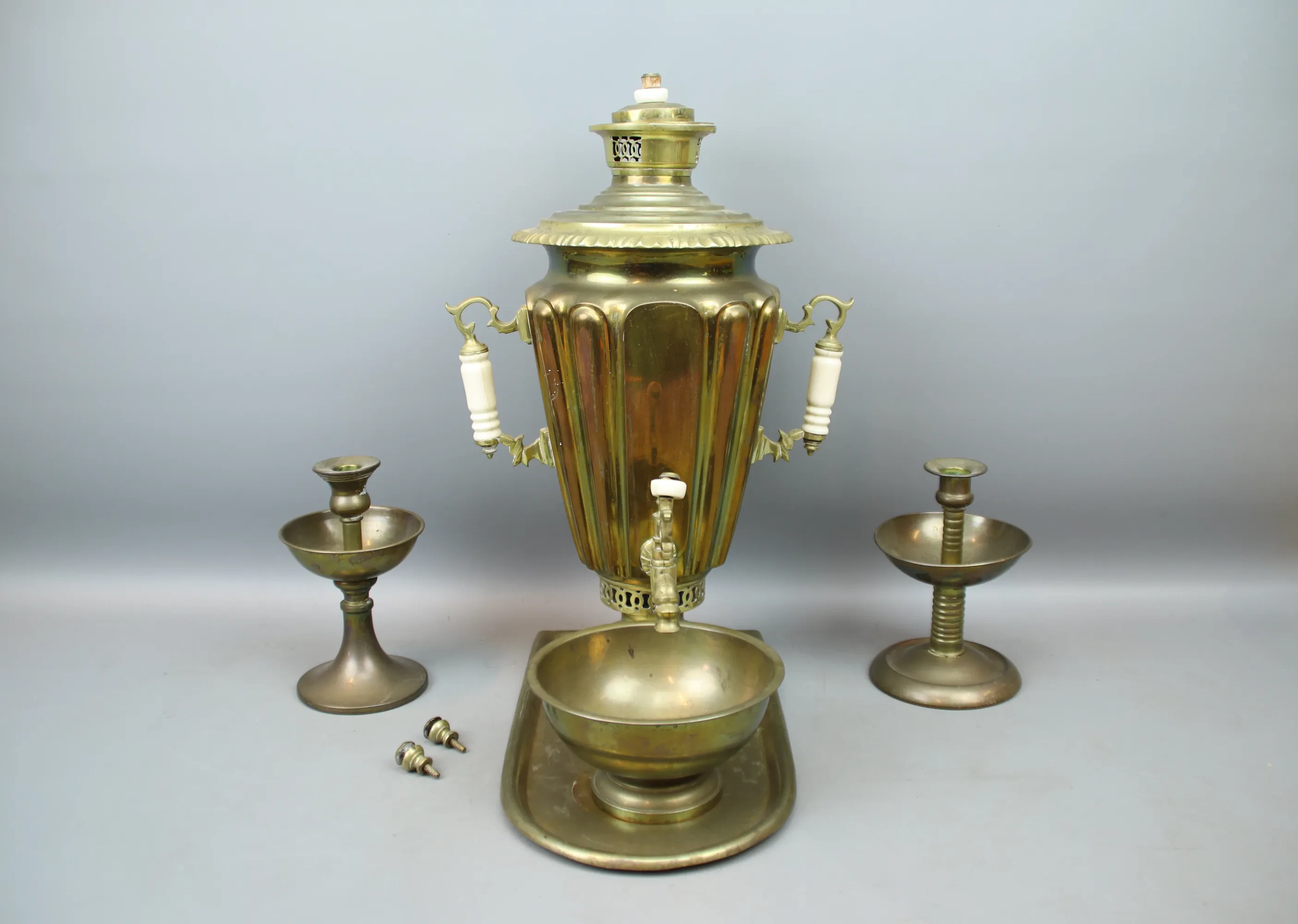 Samovar, Rusia, bandeja y candelabros, un par de metal.