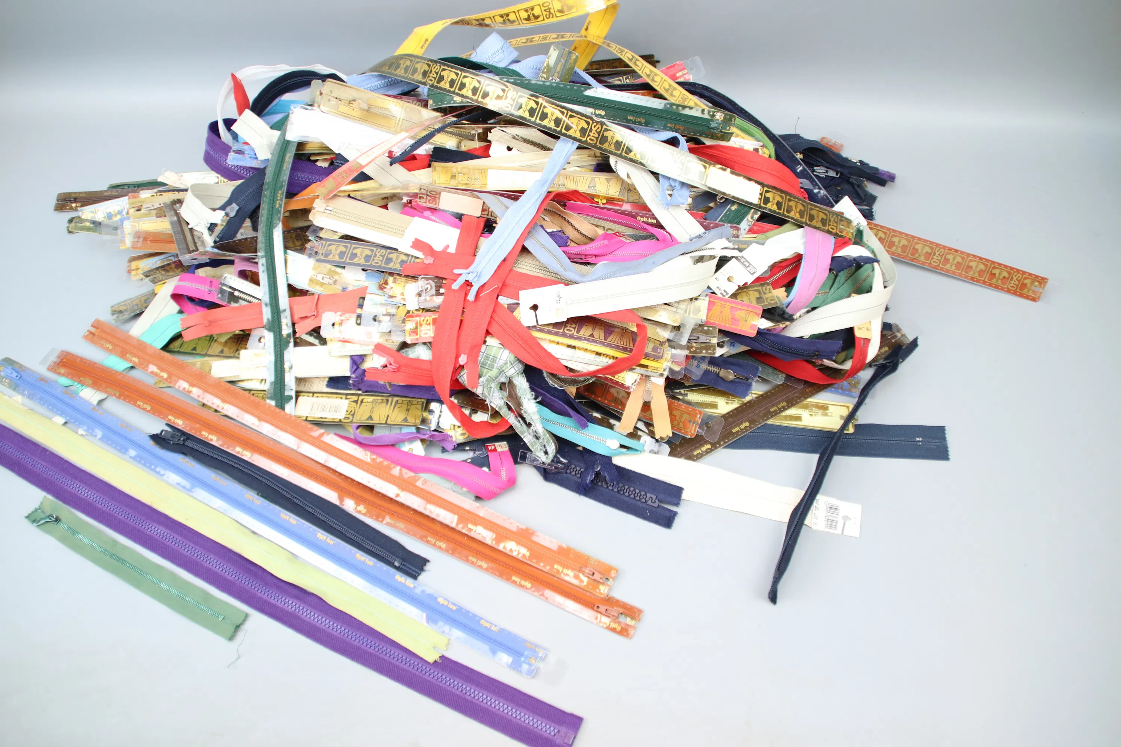 Zippers, one batch.
