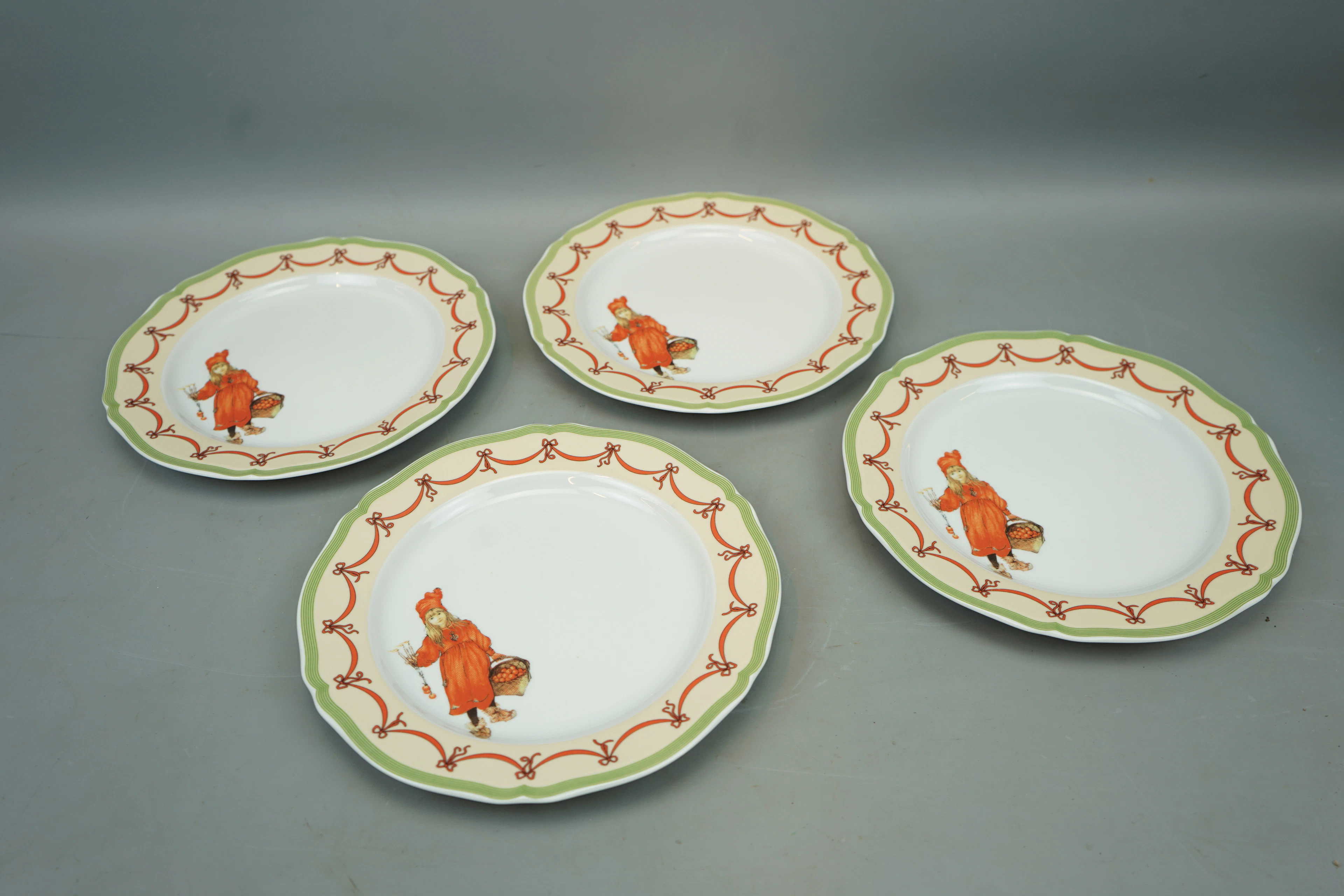 Teller, 4 Stück, Porzellan, Carl Larssons Weihnachten, Royal Bellevue.