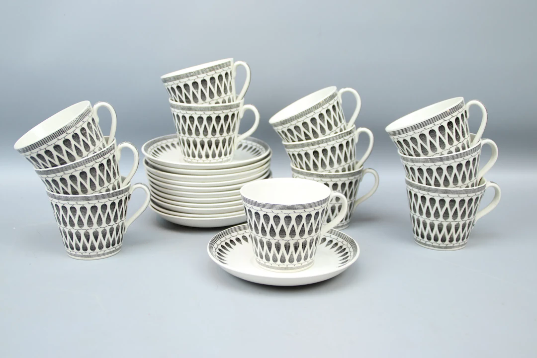 Arthur Percy, un set da caffè in porcellana da 12 pezzi, "Lillemor", Gefle.