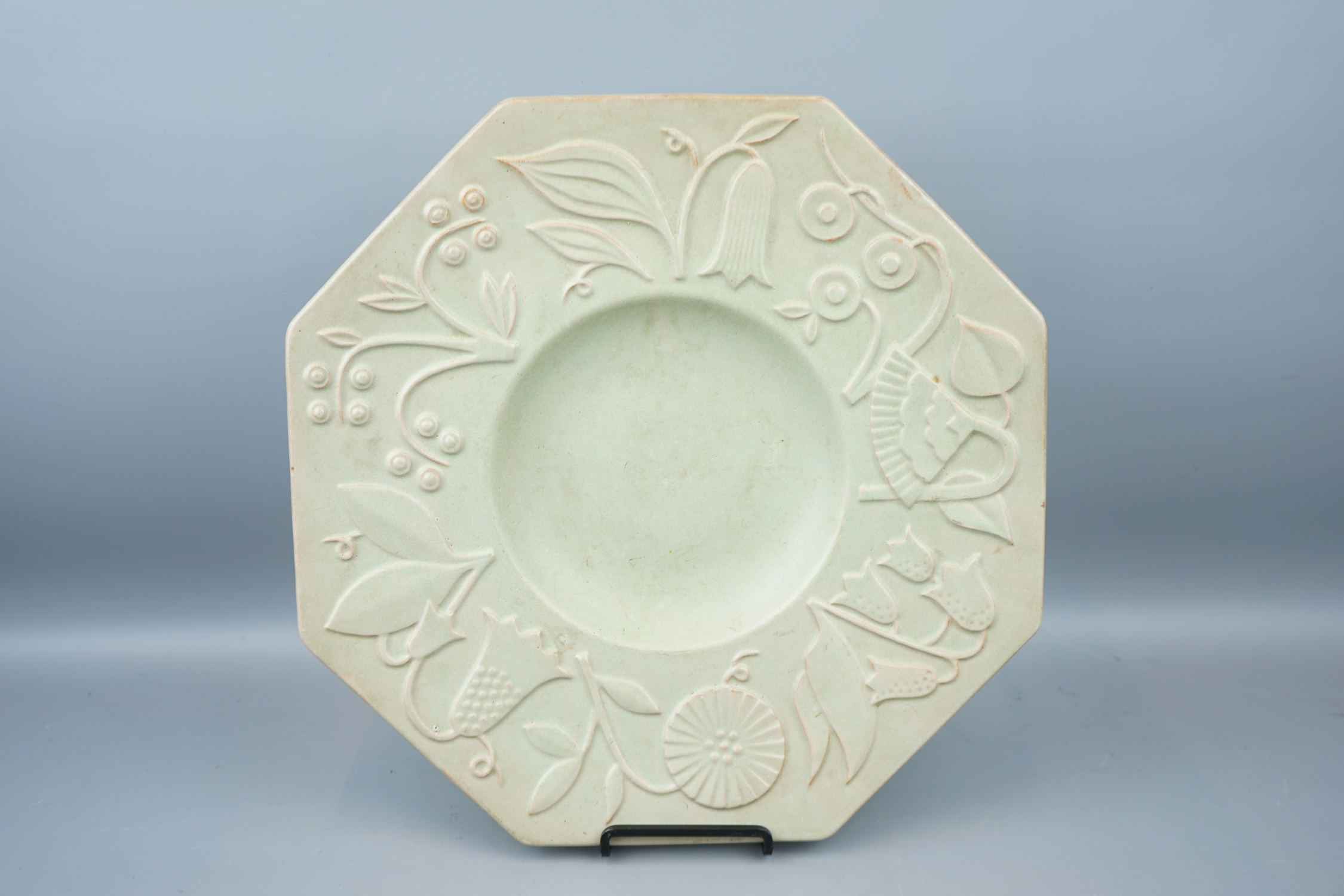 Upsala Ekeby (1886–1978) Sweden | Barnebys