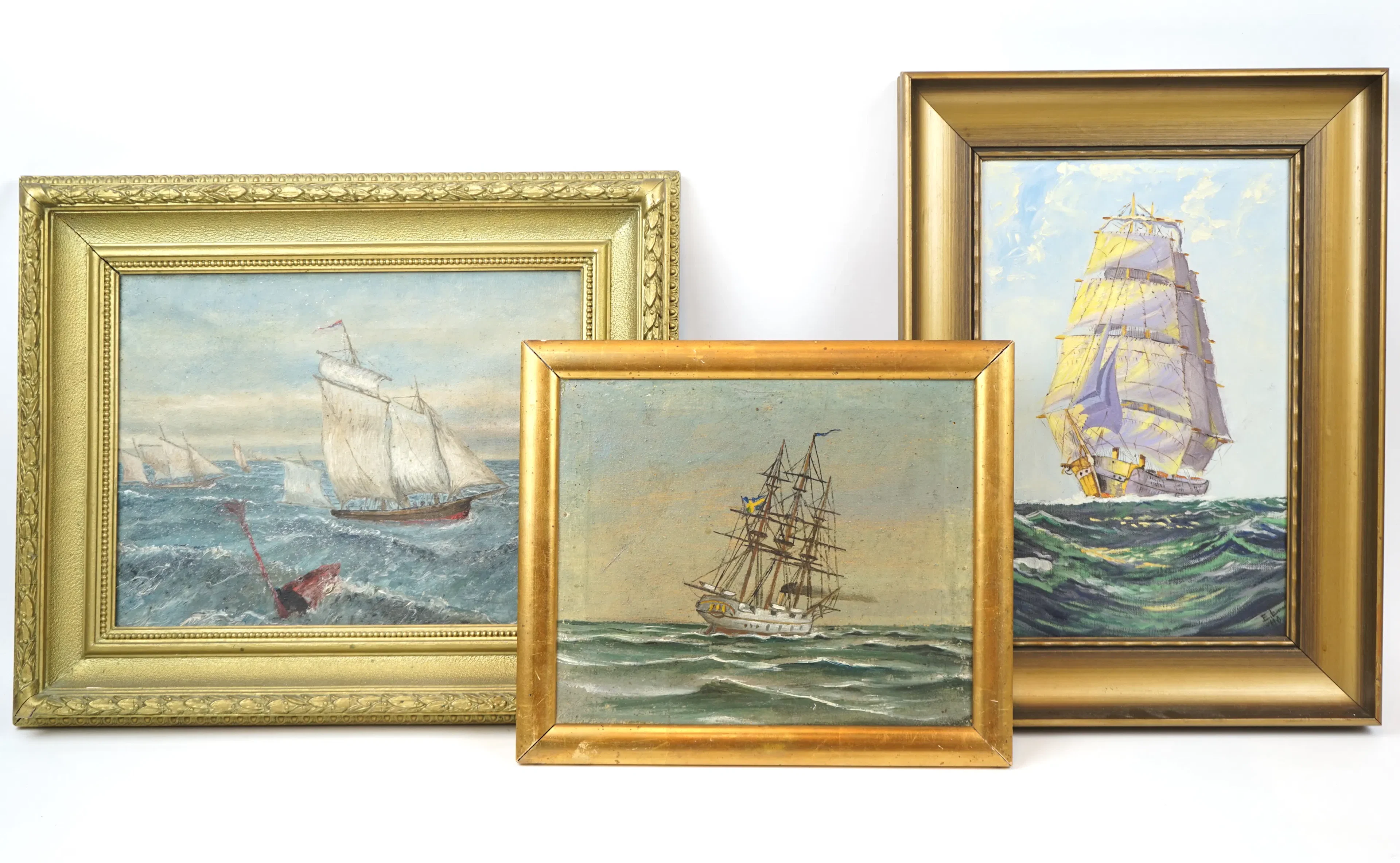 Artisti non identificati, motivi di barche, olio su tela, 3 pezzi, 2 monogrammi firmati.