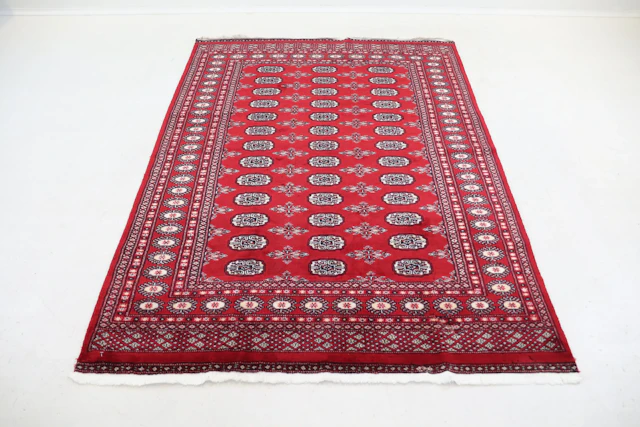 Rug, Pakistan, hand-knotted, wool.