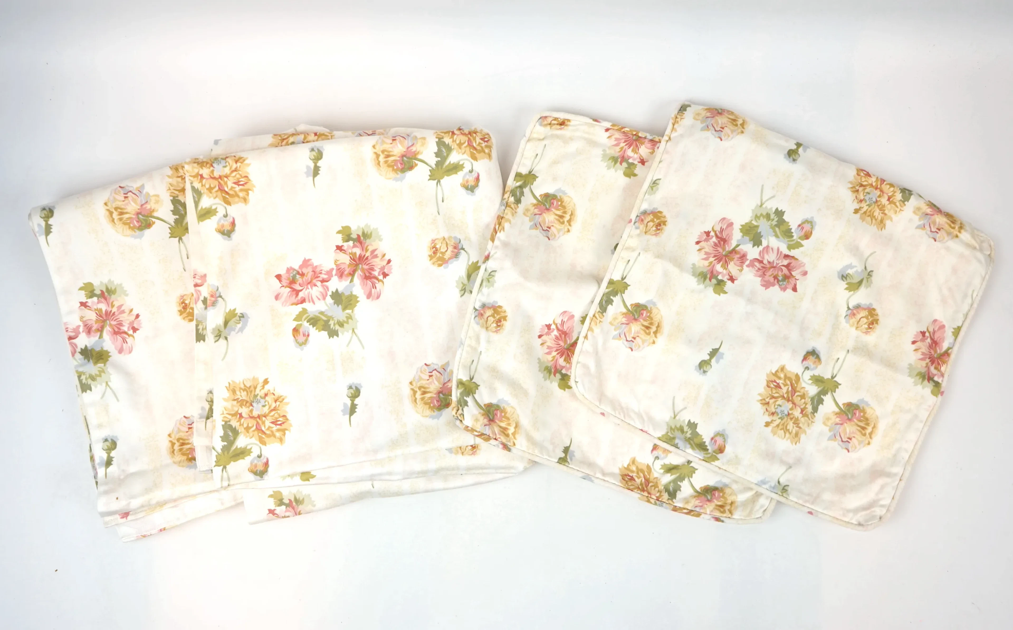 Curtains and cushion covers, 4 pieces, fabric by Liberty of London, ''Pietro''