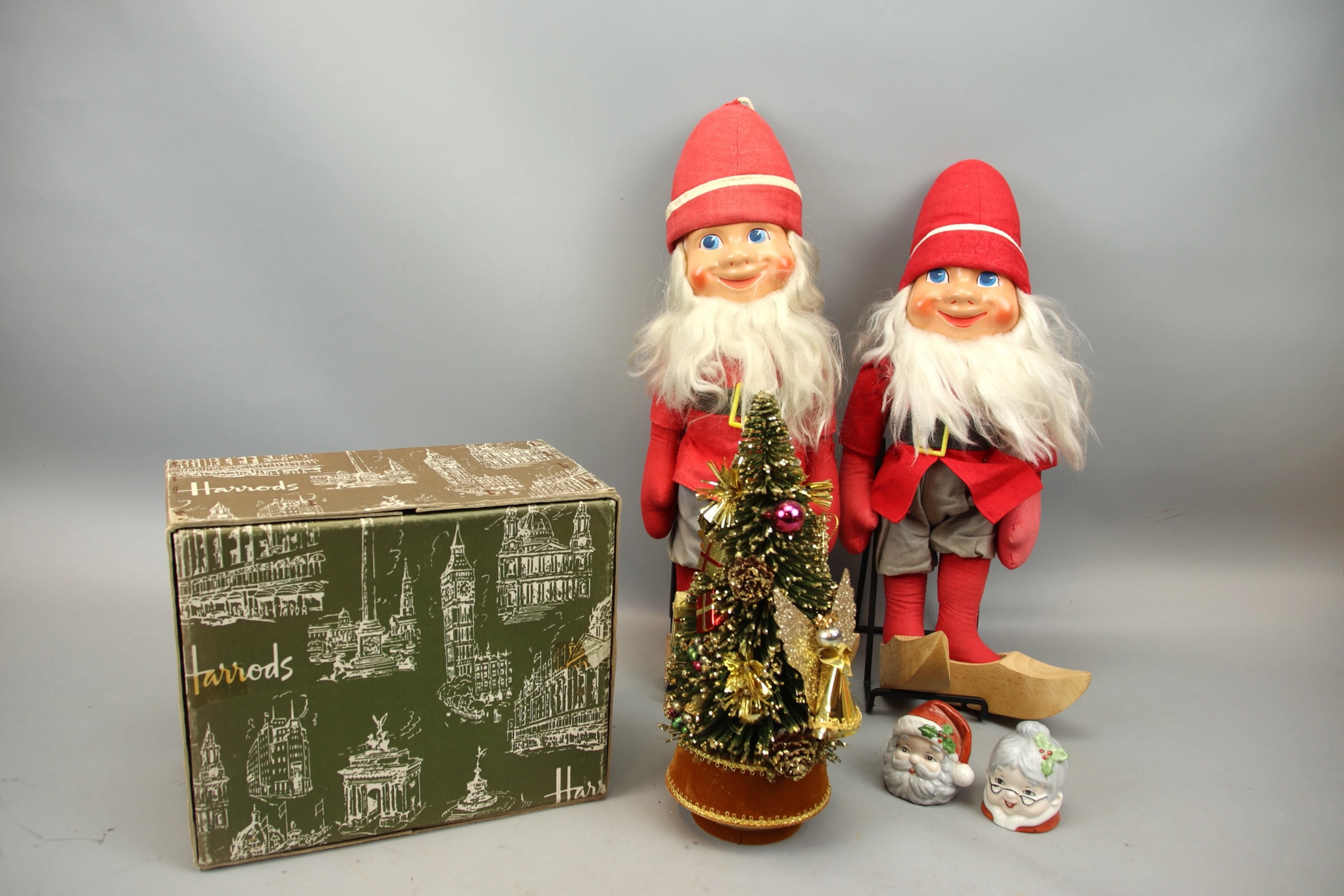 Árbol de Navidad, girando con caja de música, Harrods y 4 elfos.