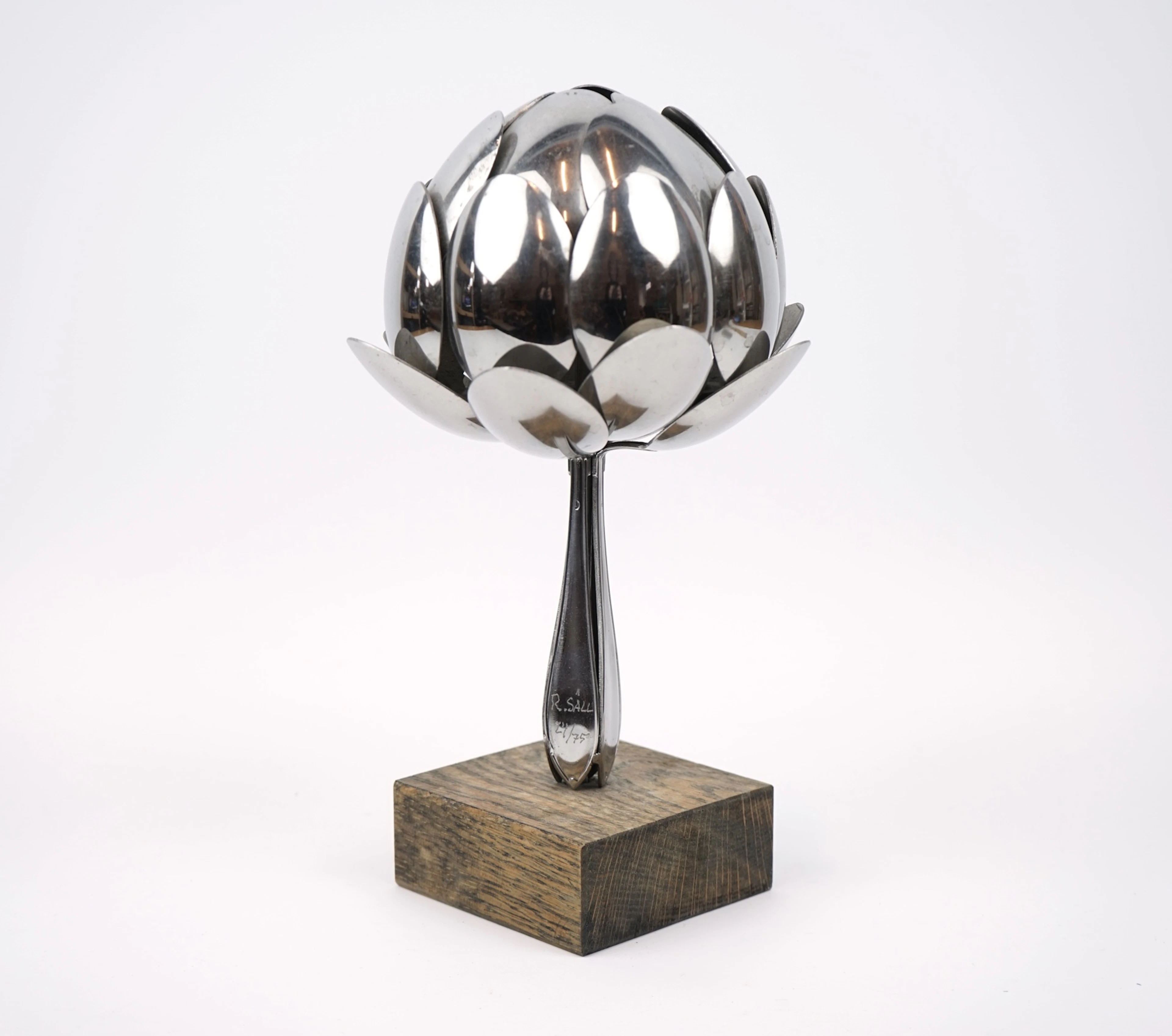 Rune Säll, una escultura, 24/75, metal/madera, firmada.