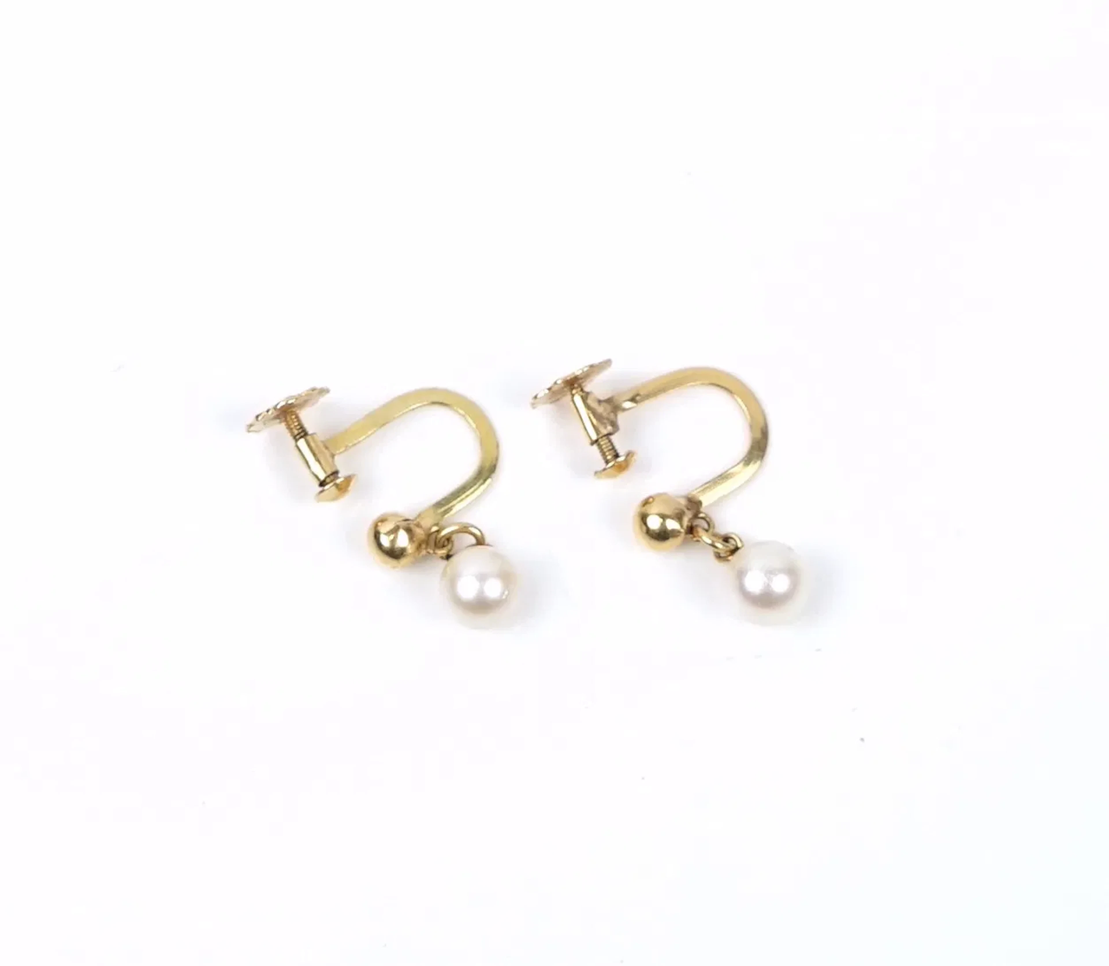 Orecchino, un paio, oro 18K con perle.