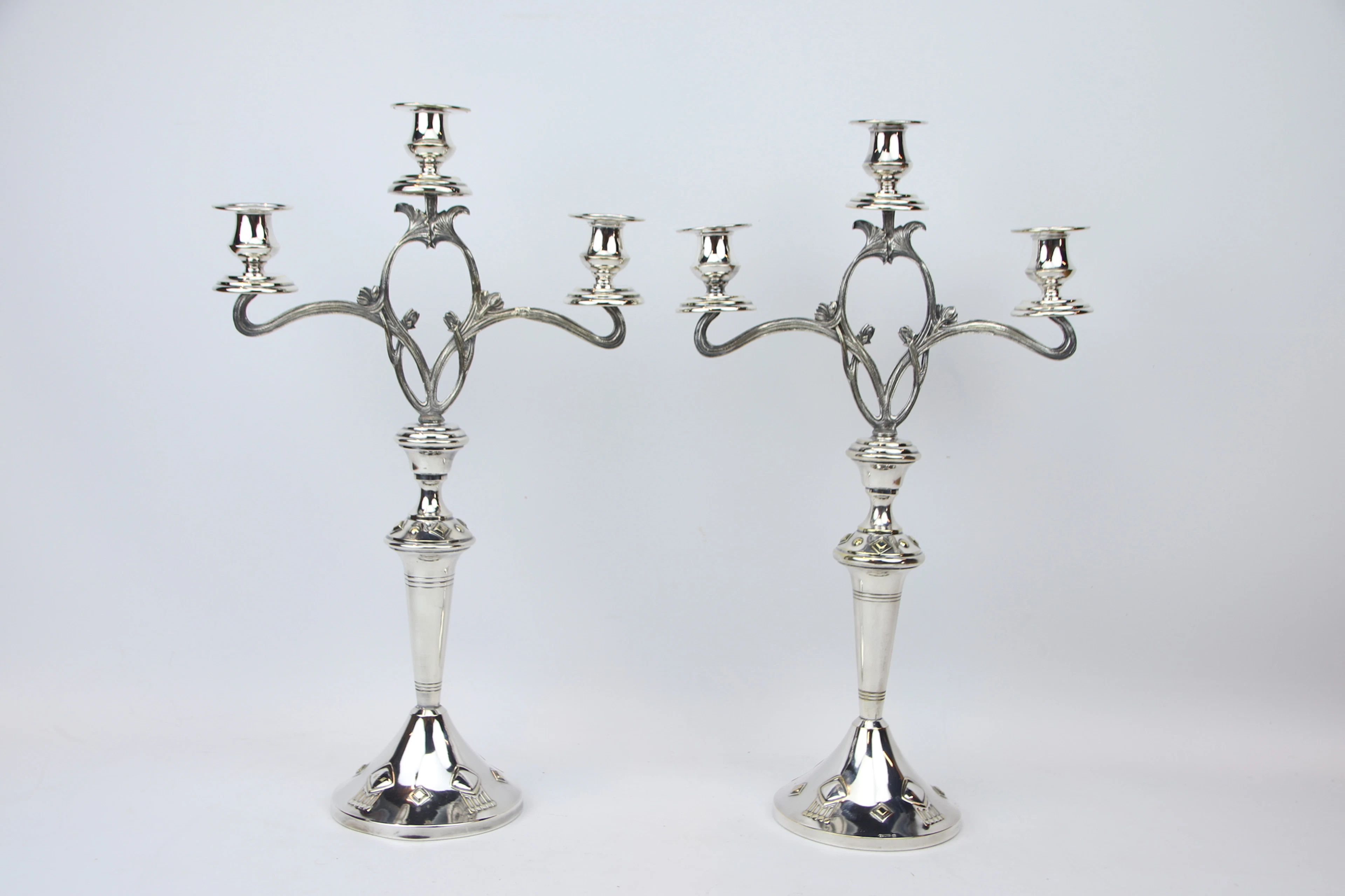 Candelabri, un paio, per 3 candele, argento al nichel, Art Nouveau.