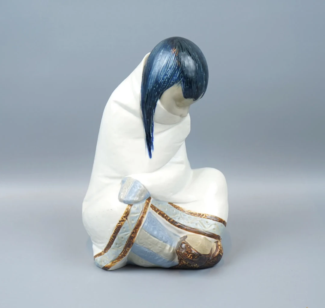 Figurine, Eskimo, porcelain, Lladro.