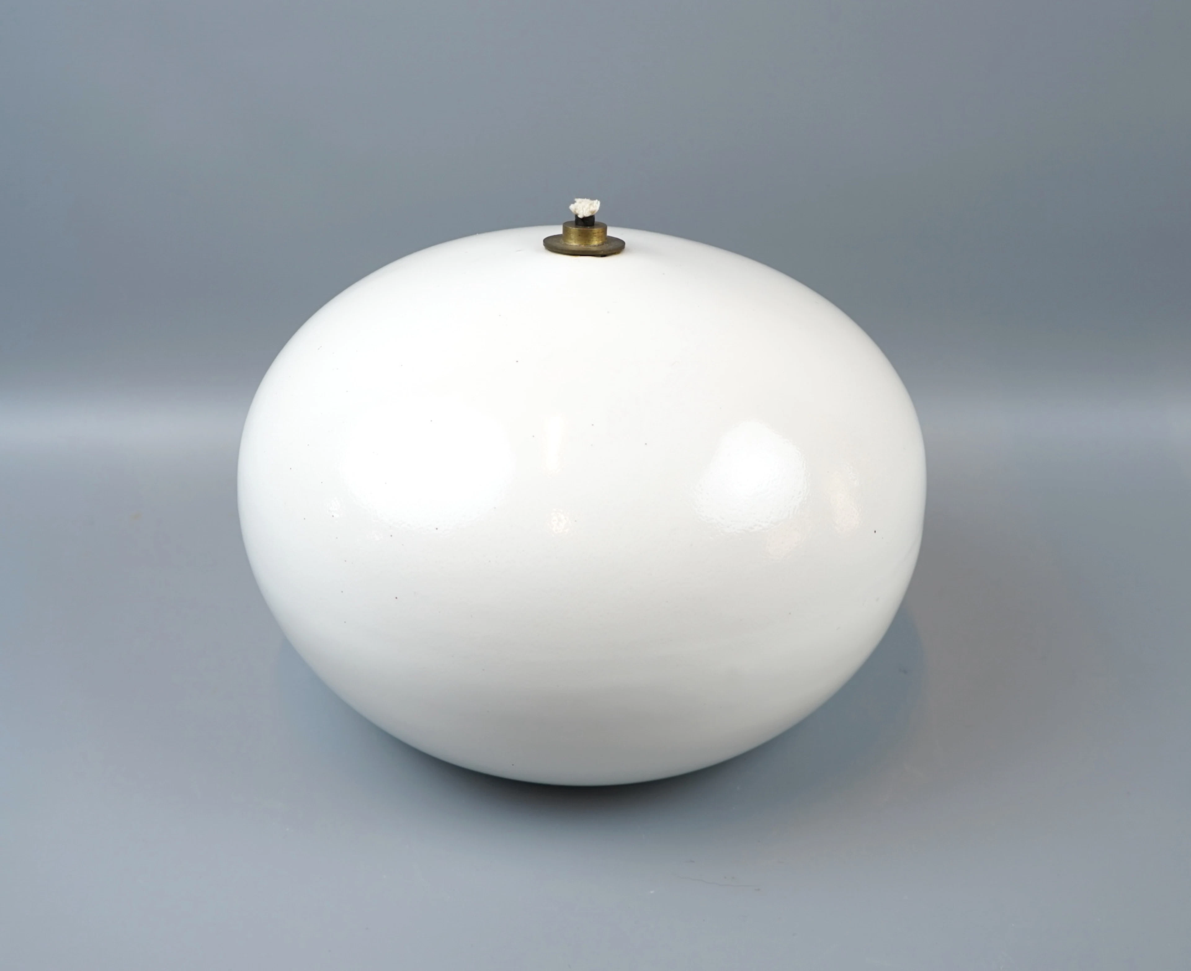 Anne Nilsson, una lampada a olio, gres, Höganäs.