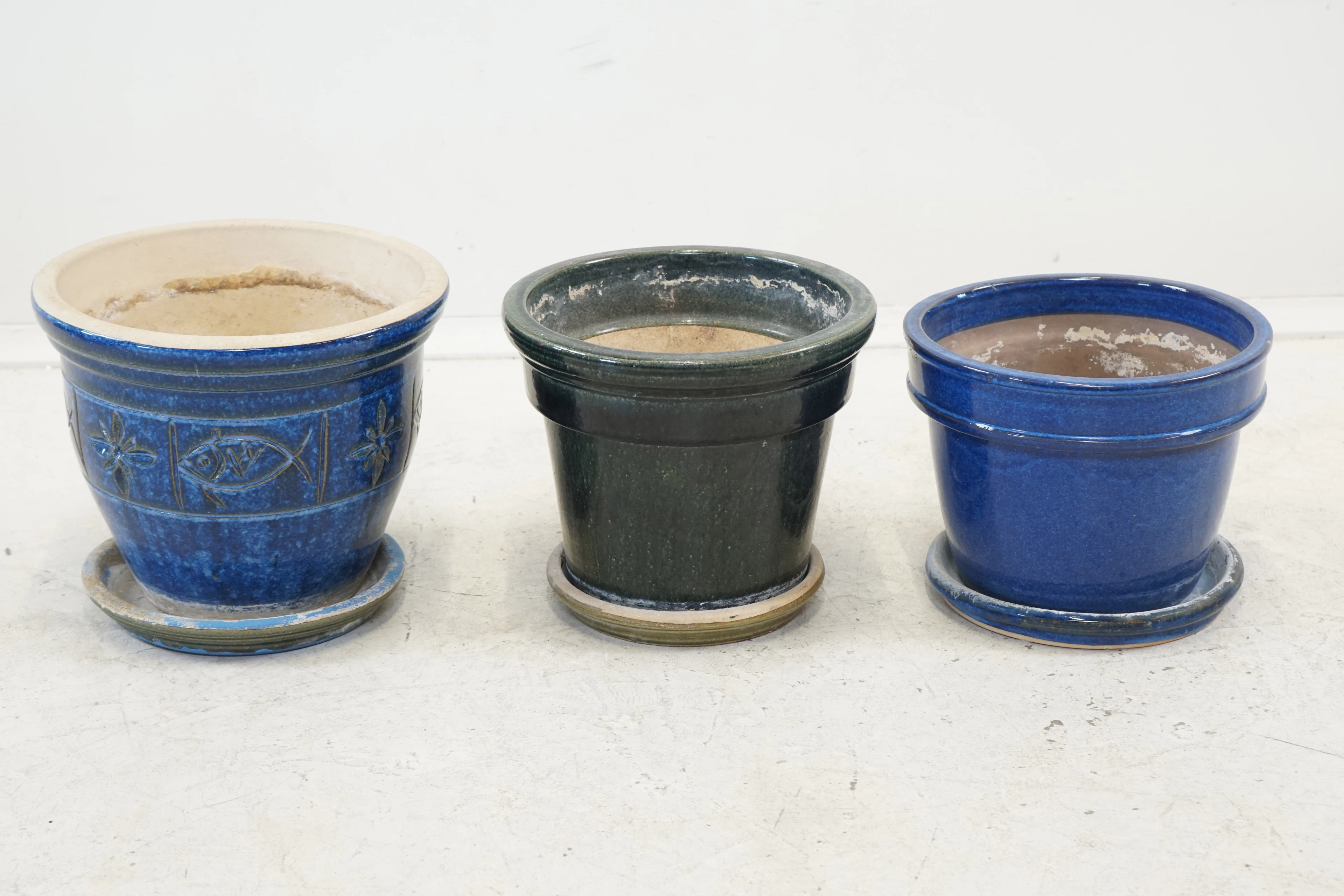 Pentole con piattini, 3 decalcomanie, ceramica.