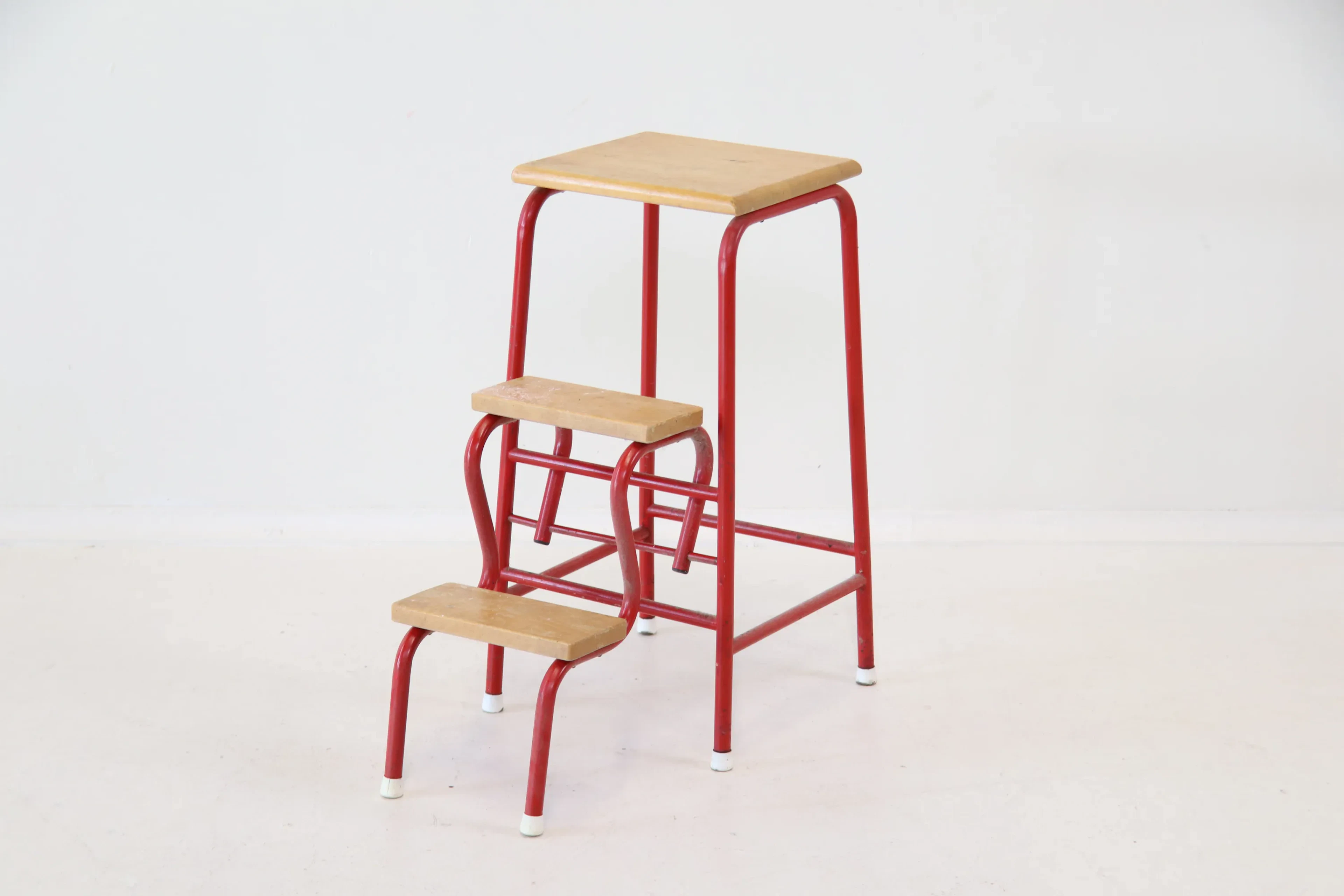 Sgabello, legno/metallo.