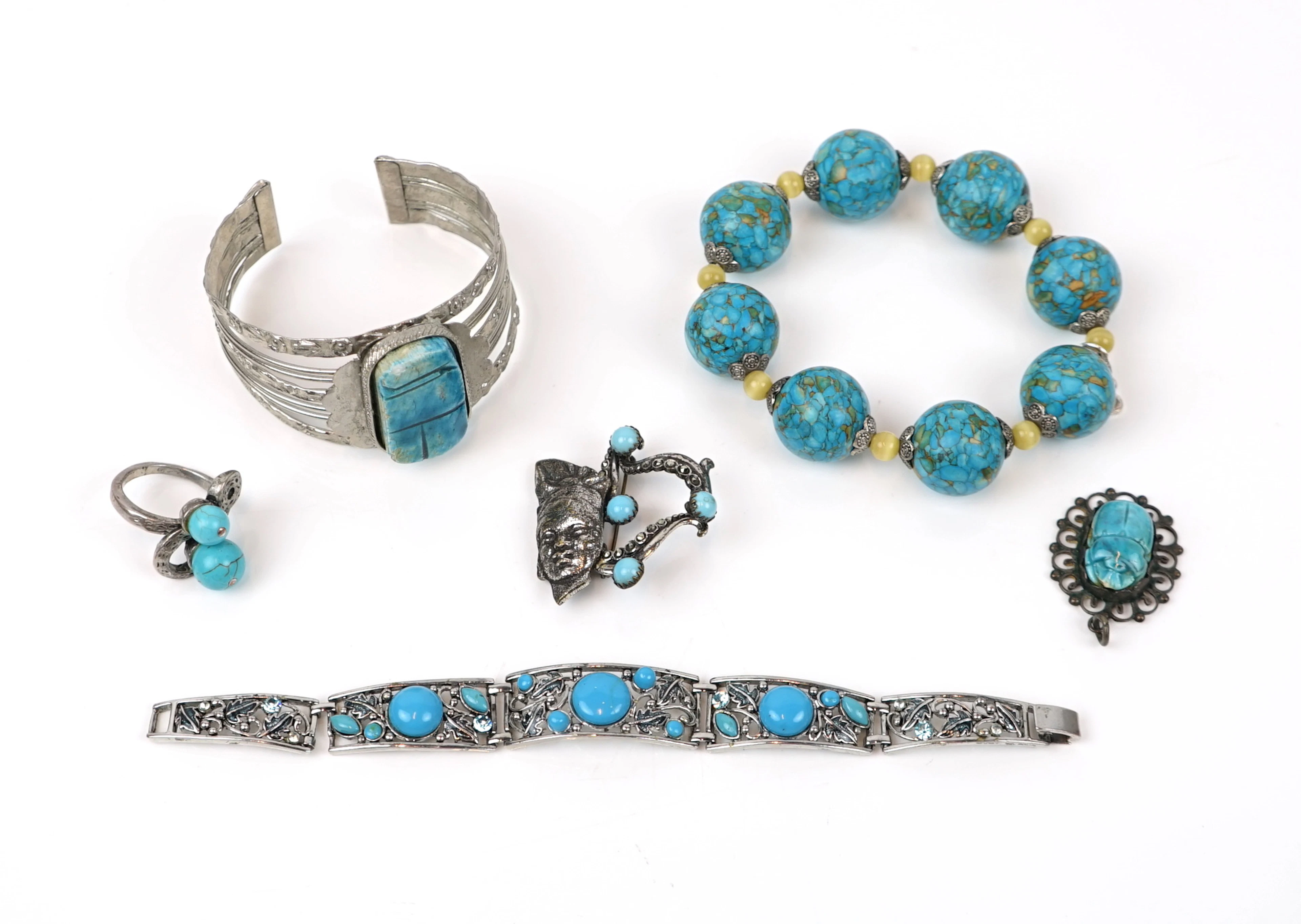 Pulsera, anillo, etc. 5 piezas, parcialmente turquesa/metal.
