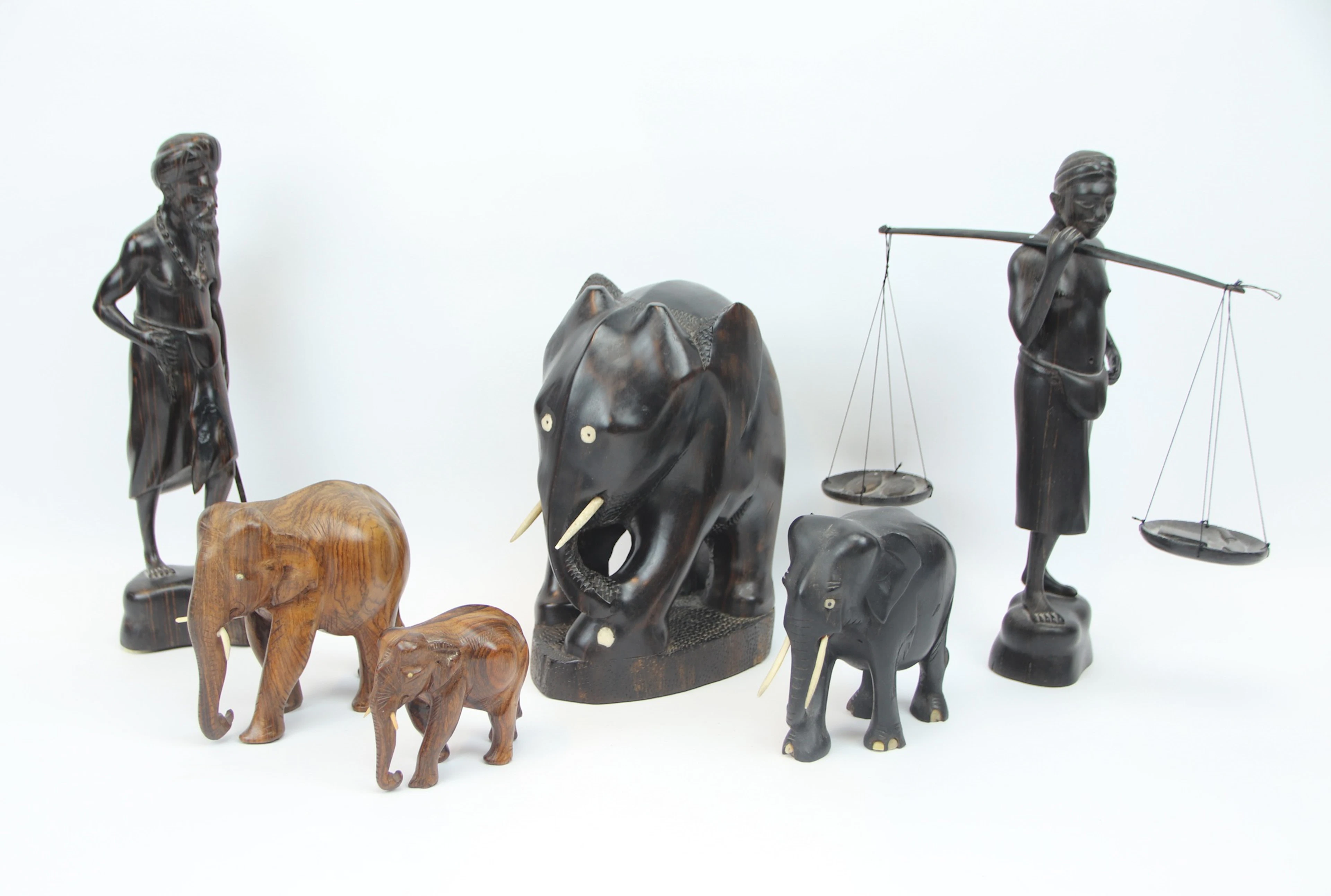 Esculturas, 6 objetos, madera, África,.