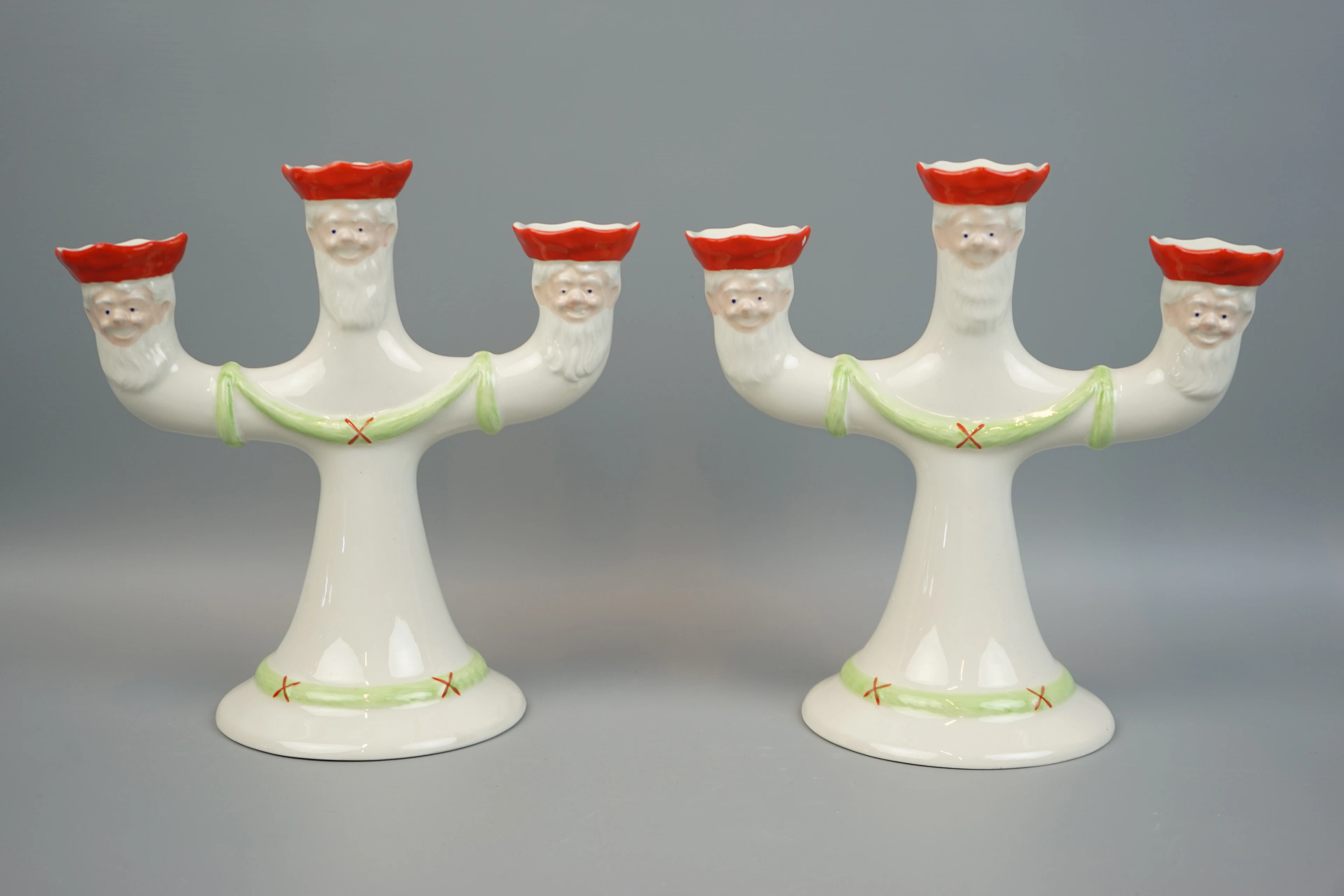 Kandelaber, 2 Stück, für 3 Kerzen, Porzellan, ''Frohe Weihnachten'', Gustavsberg.