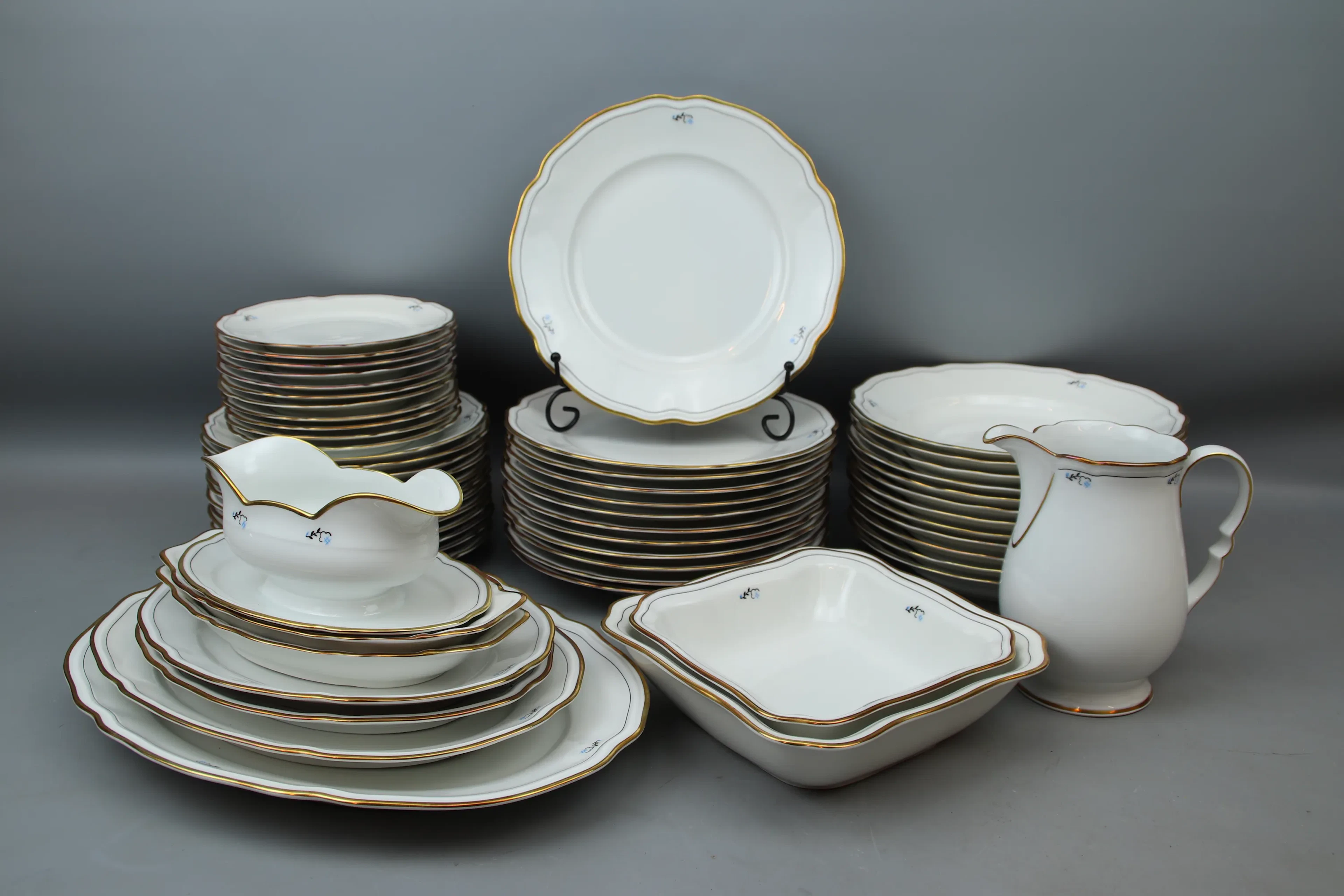 Vajilla, 57 piezas, porcelana, Hackefors.