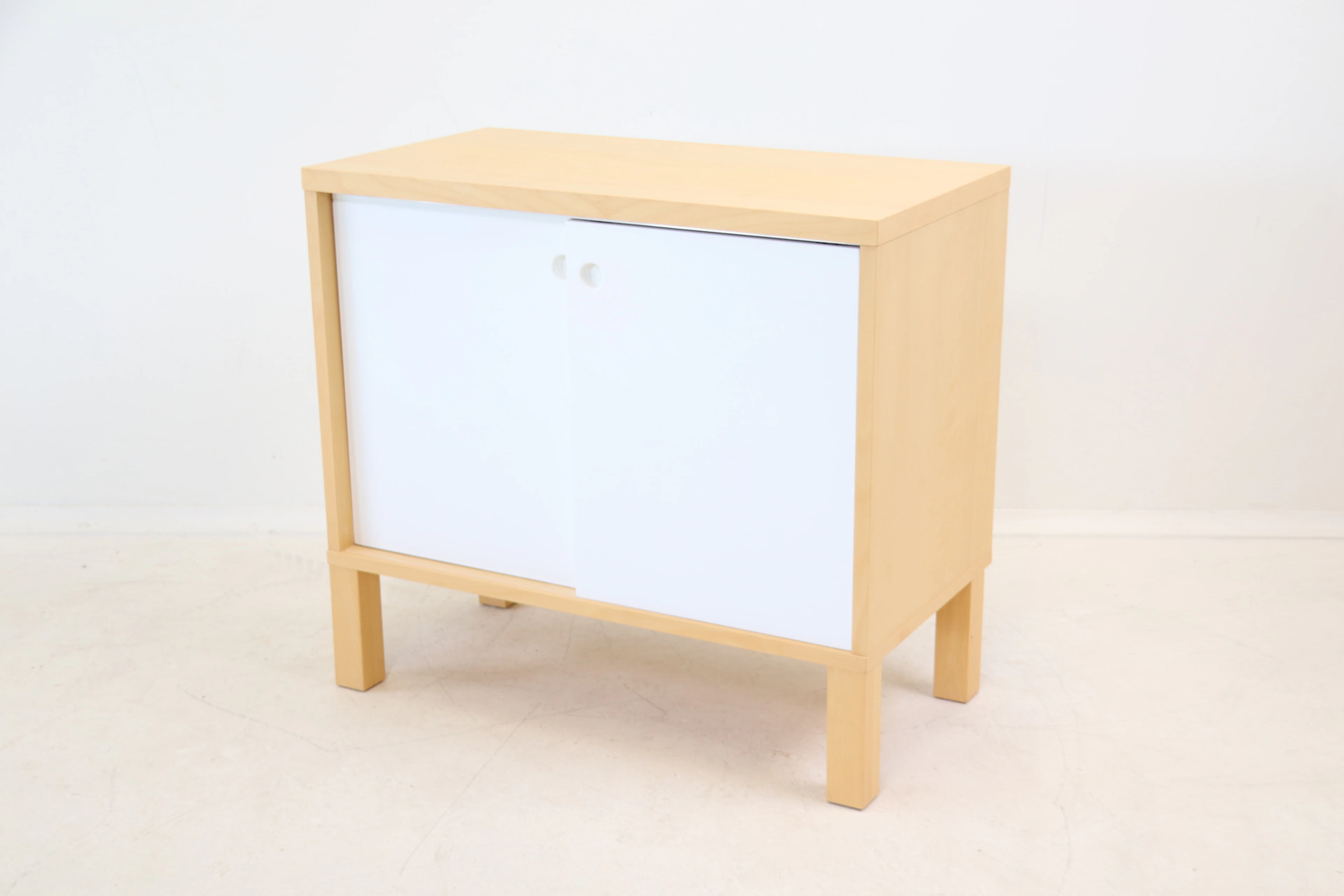 Armadio con porte scorrevoli, legno, Gärsnäs.