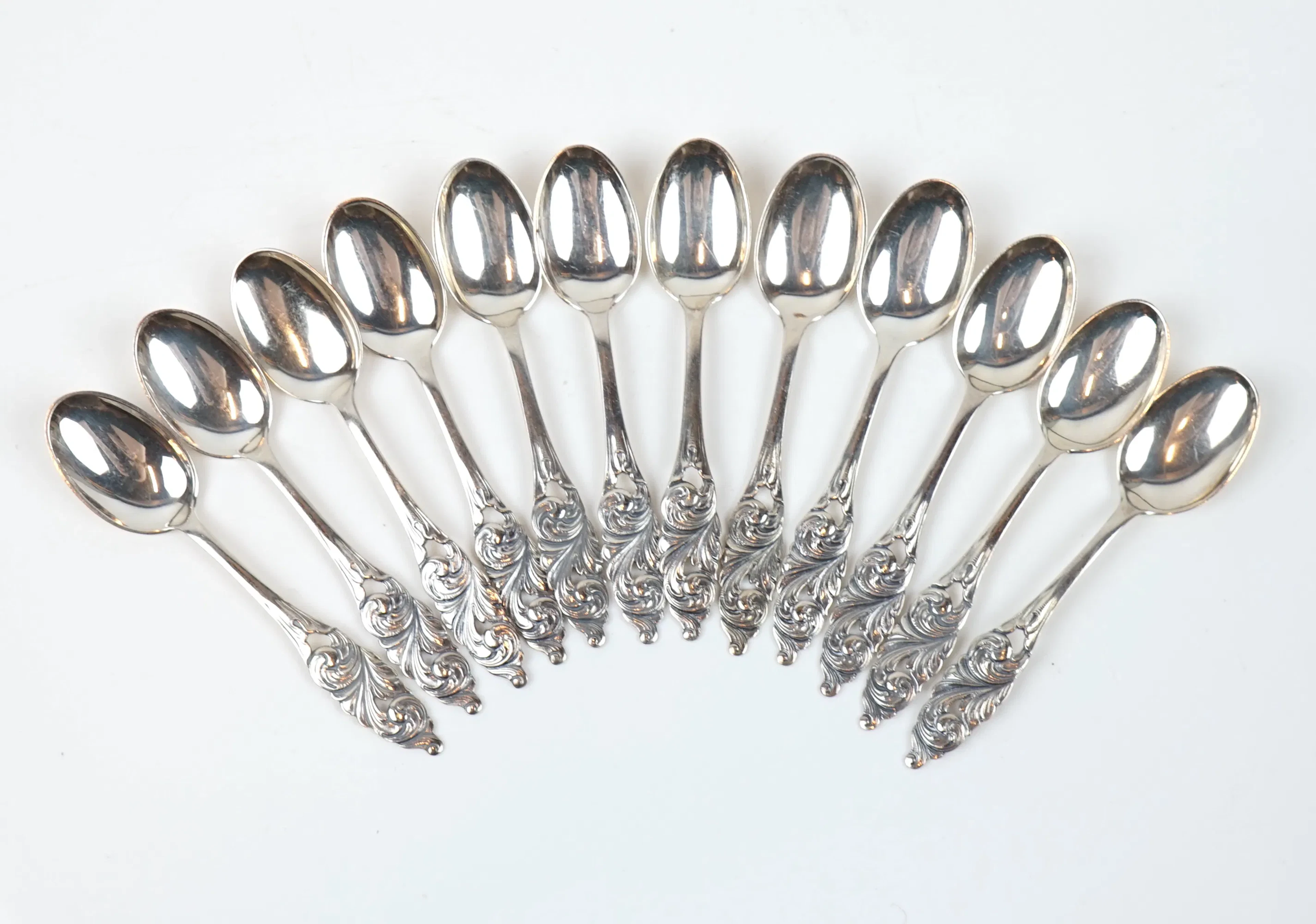 Cuillères à café, 12 pièces, argent 830.