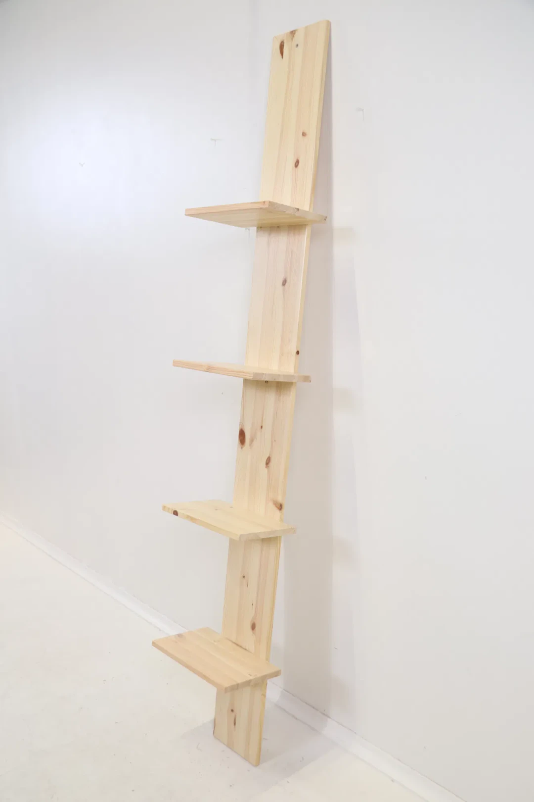 Estantería, de madera.