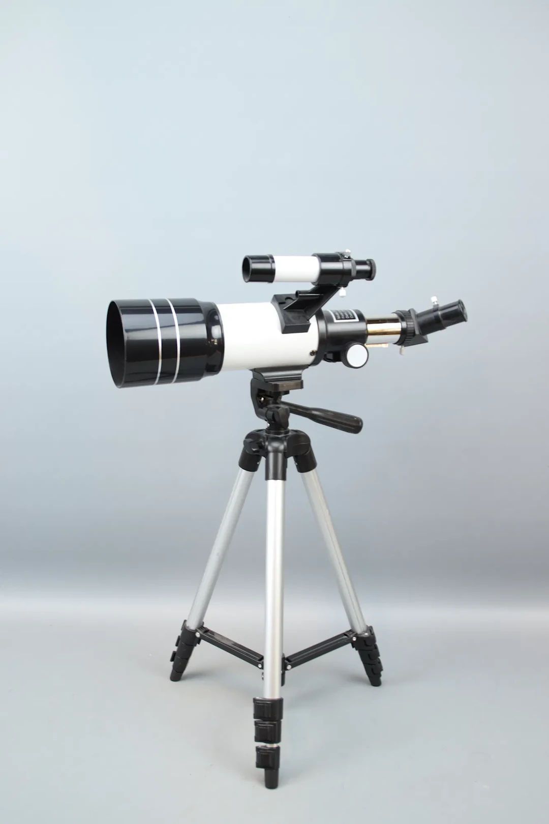 Stargazing with accessories.