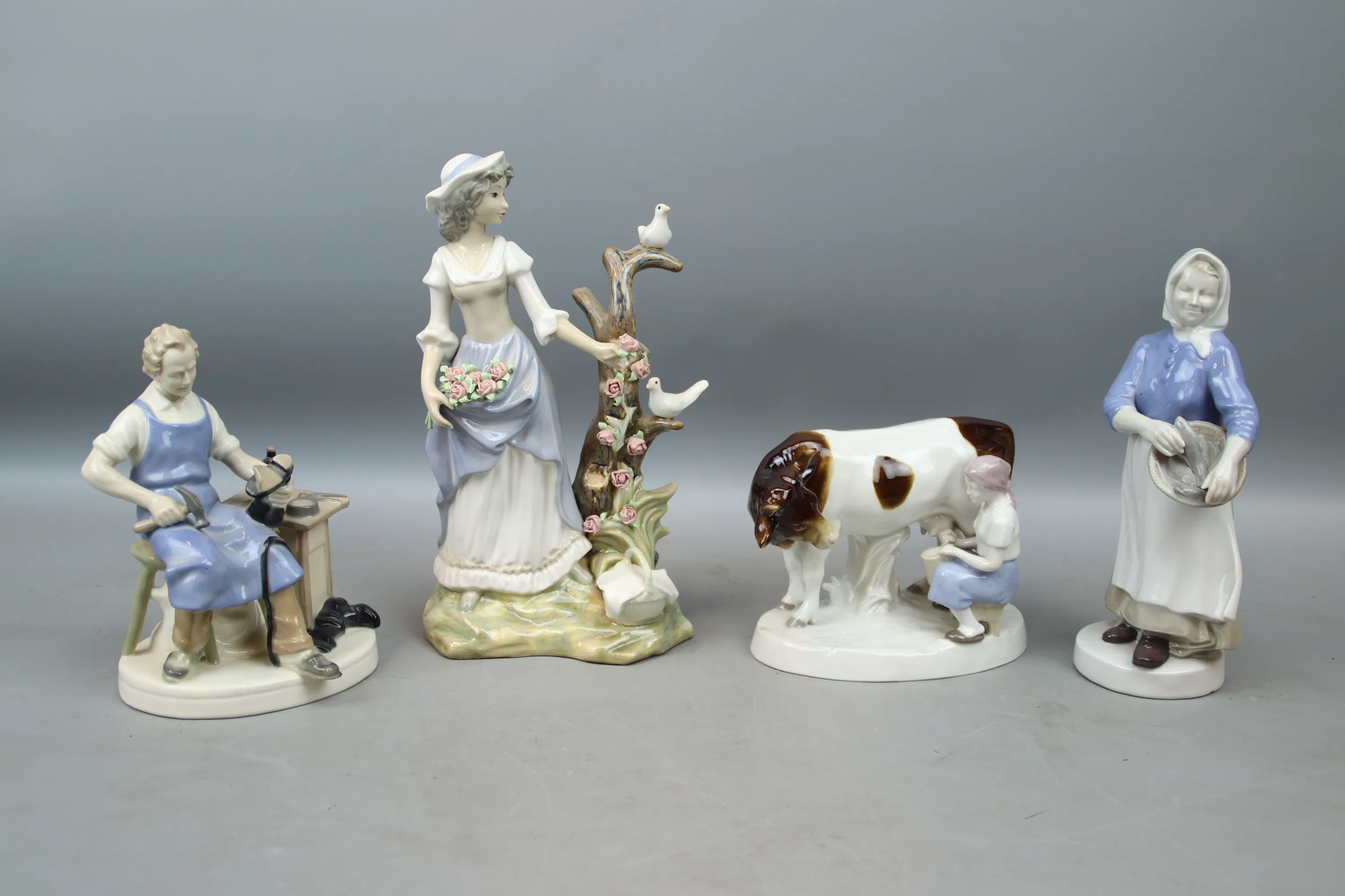 Statuine, 4 pezzi, porcellana, incluso Tengra.