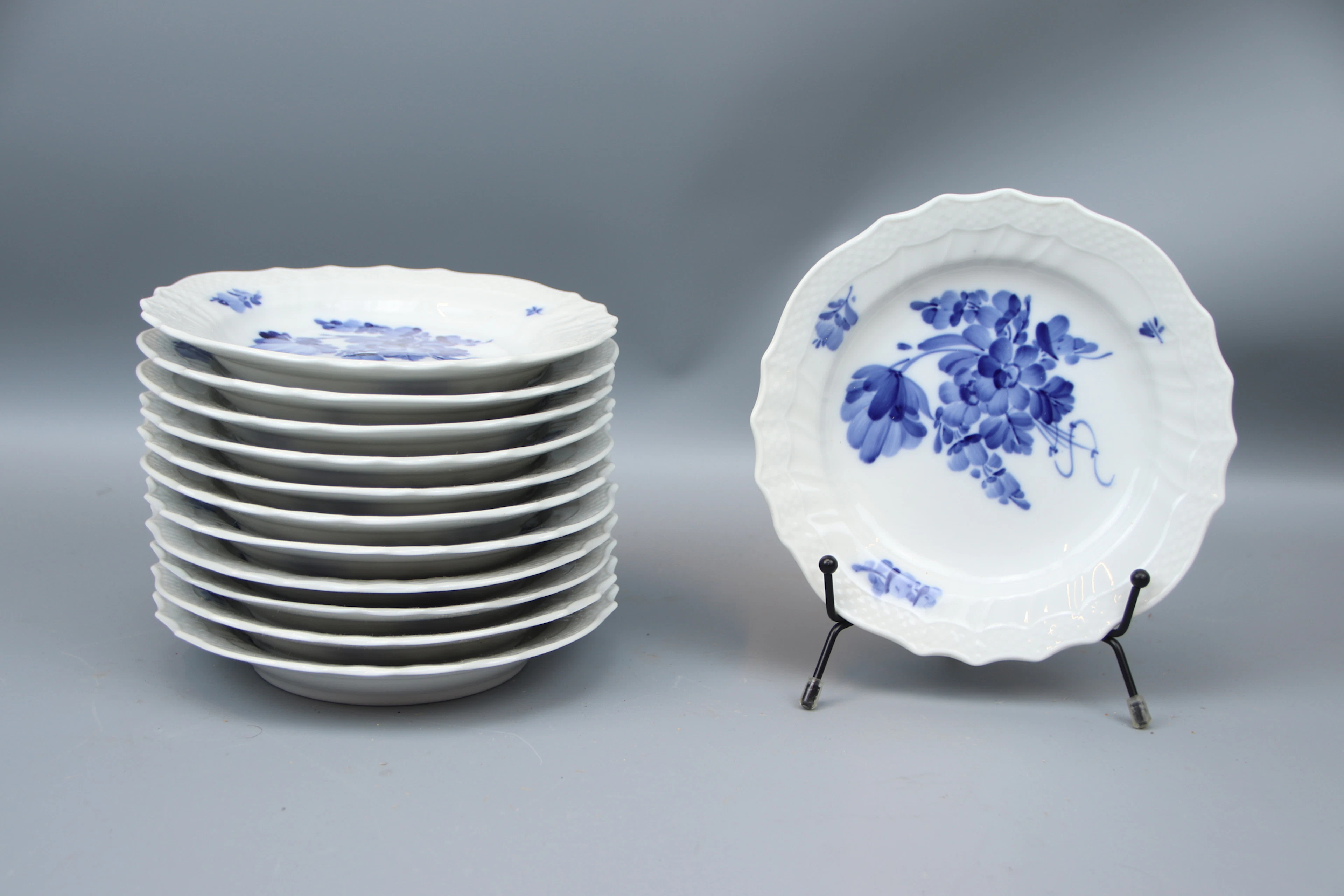 Teller, 12 Stück, Porzellan, "Blaue Blume", Royal Copenhagen.